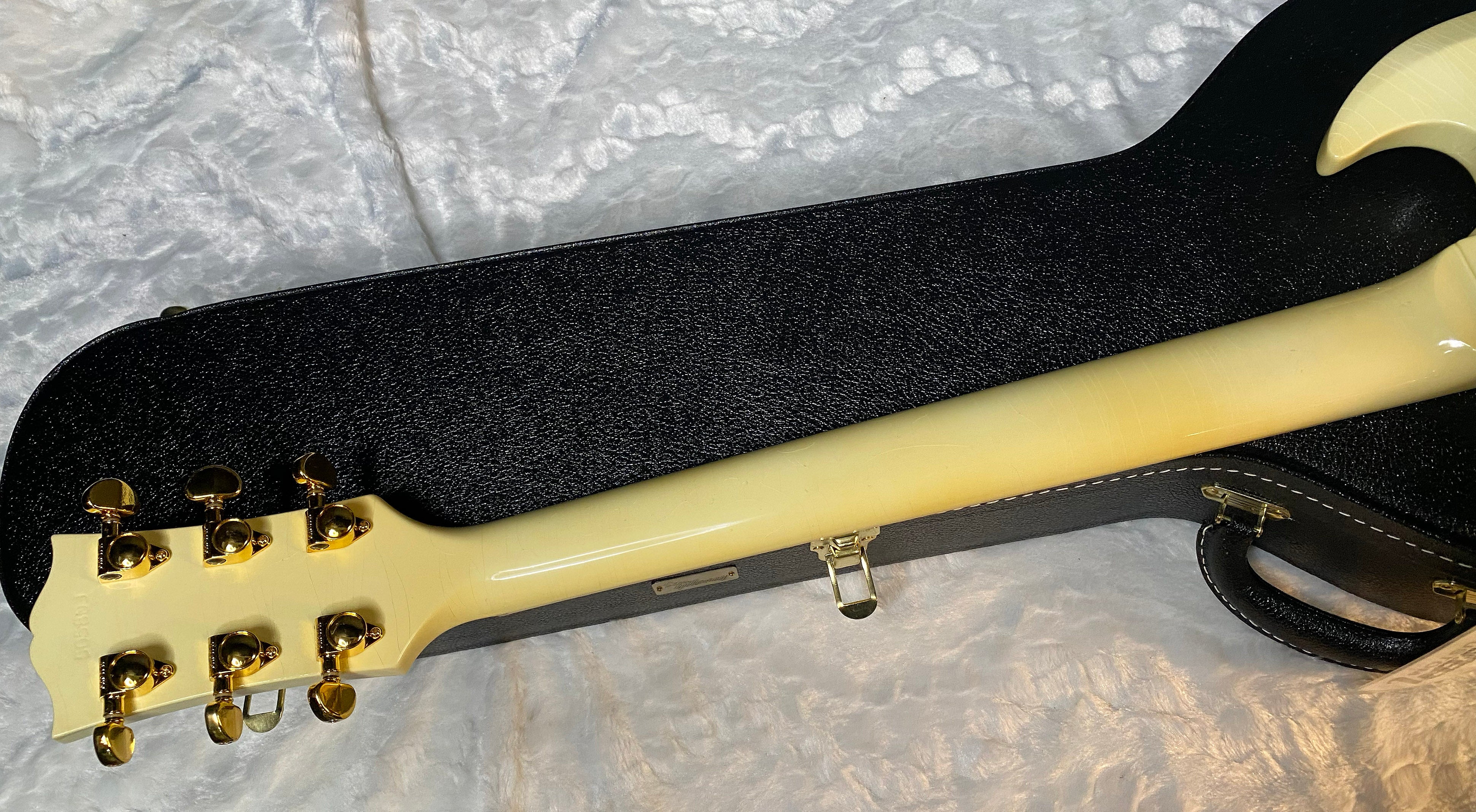 NEW! Gibson SG Standard '63 Custom Reissue Murphy Lab Ultra Light Aged with Maestro Vibrola 3 Pick-Up - Authorized Dealer - G06144