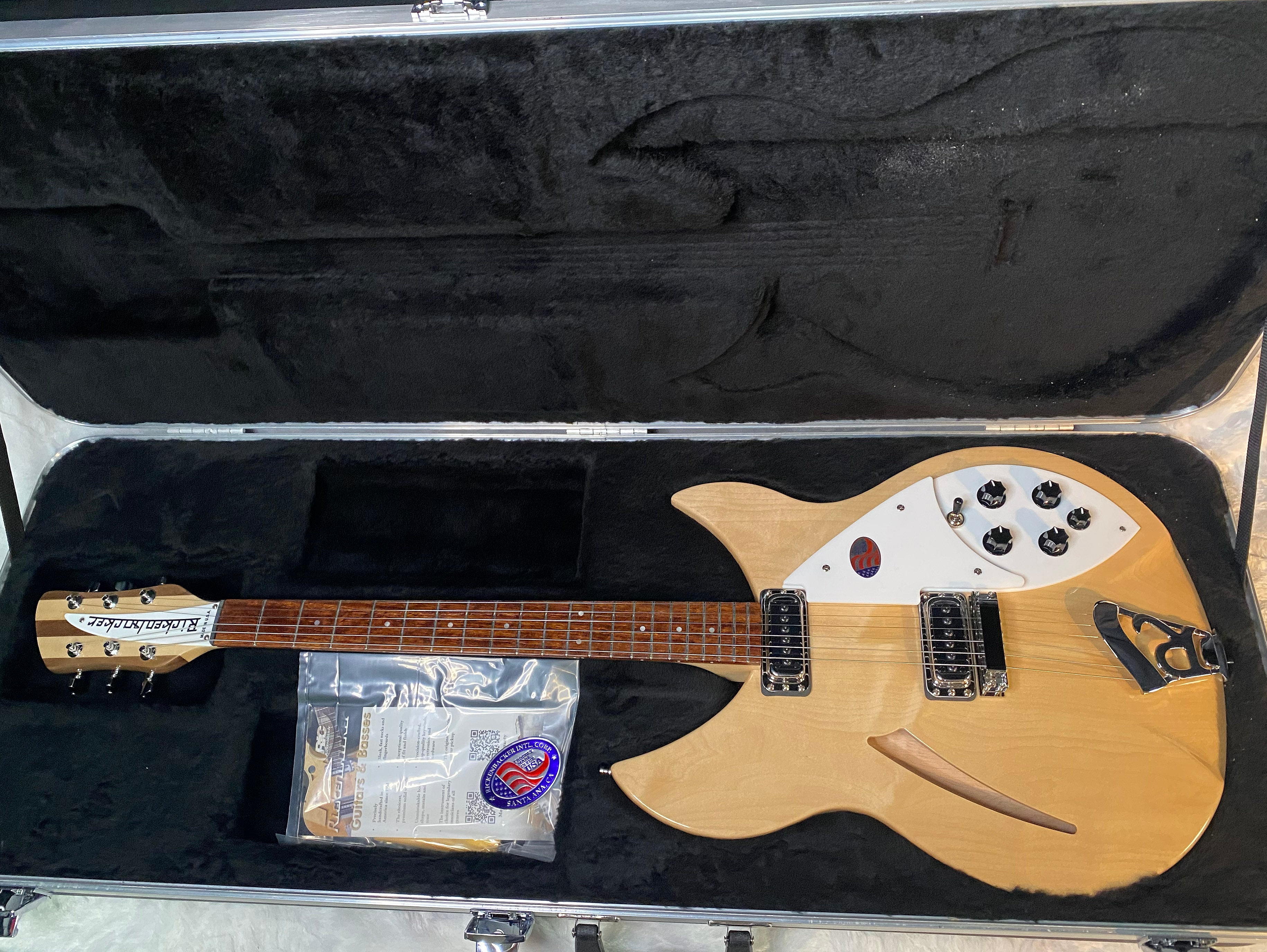 NEW! Rickenbacker 330 Maple Glo MG - Semi Hollow Electric Guitar - Flamed Maple Back! - Authorized Dealer - 7.5 lbs - G06834