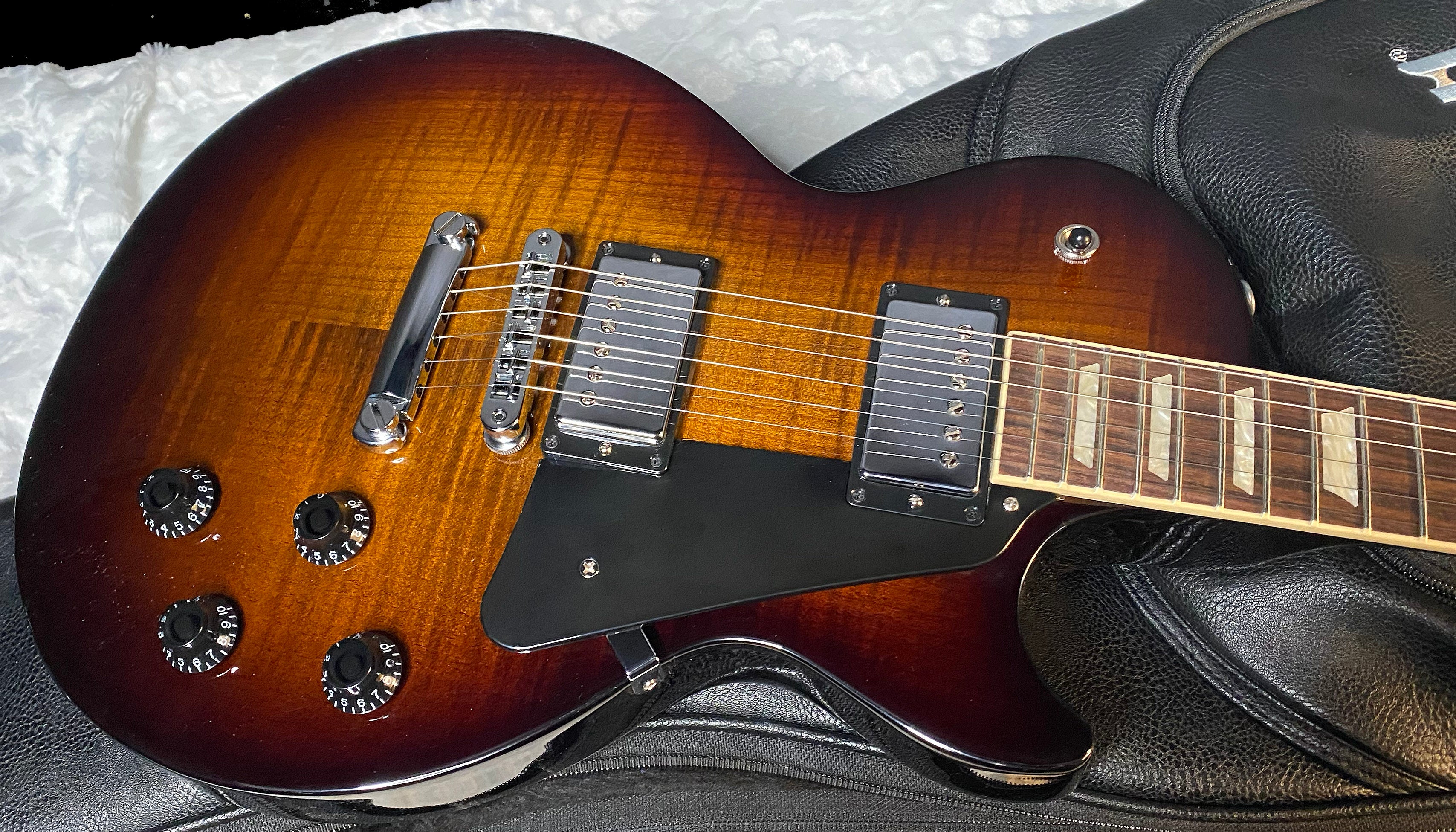 NEW! Gibson Les Paul Studio Electric Guitar - Smokehouse Burst - AA Flame Maple Top - 7.4lbs - Authorized Dealer - G06097