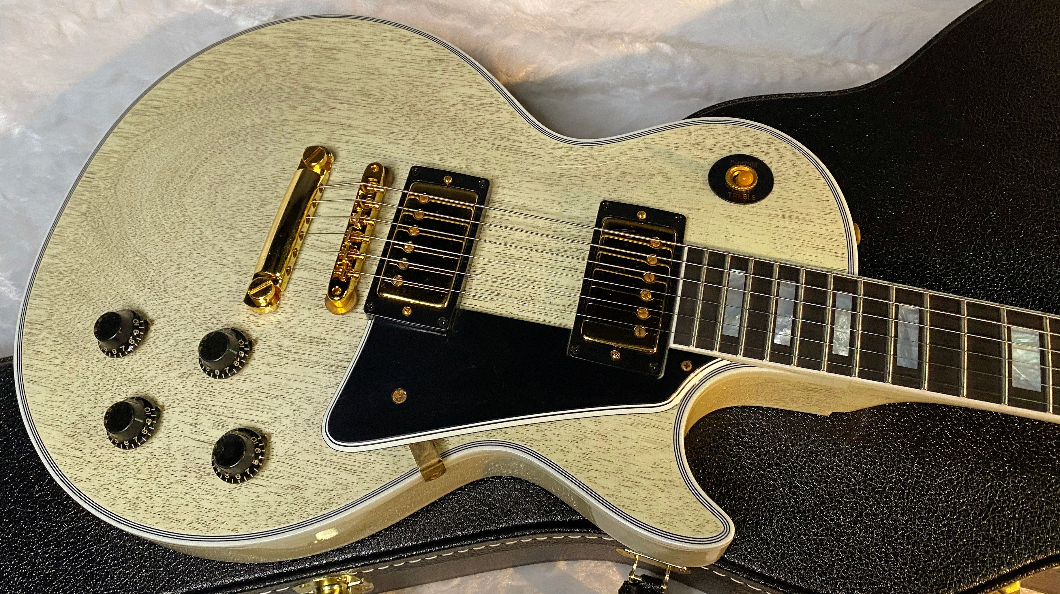 NEW! Gibson Les Paul Custom 1957 Reissue Murphy Lab Ultra Light Aged - Custom Ordered in TV White - Custom Shop - 8.9 lbs - Authorized Dealer - G06795