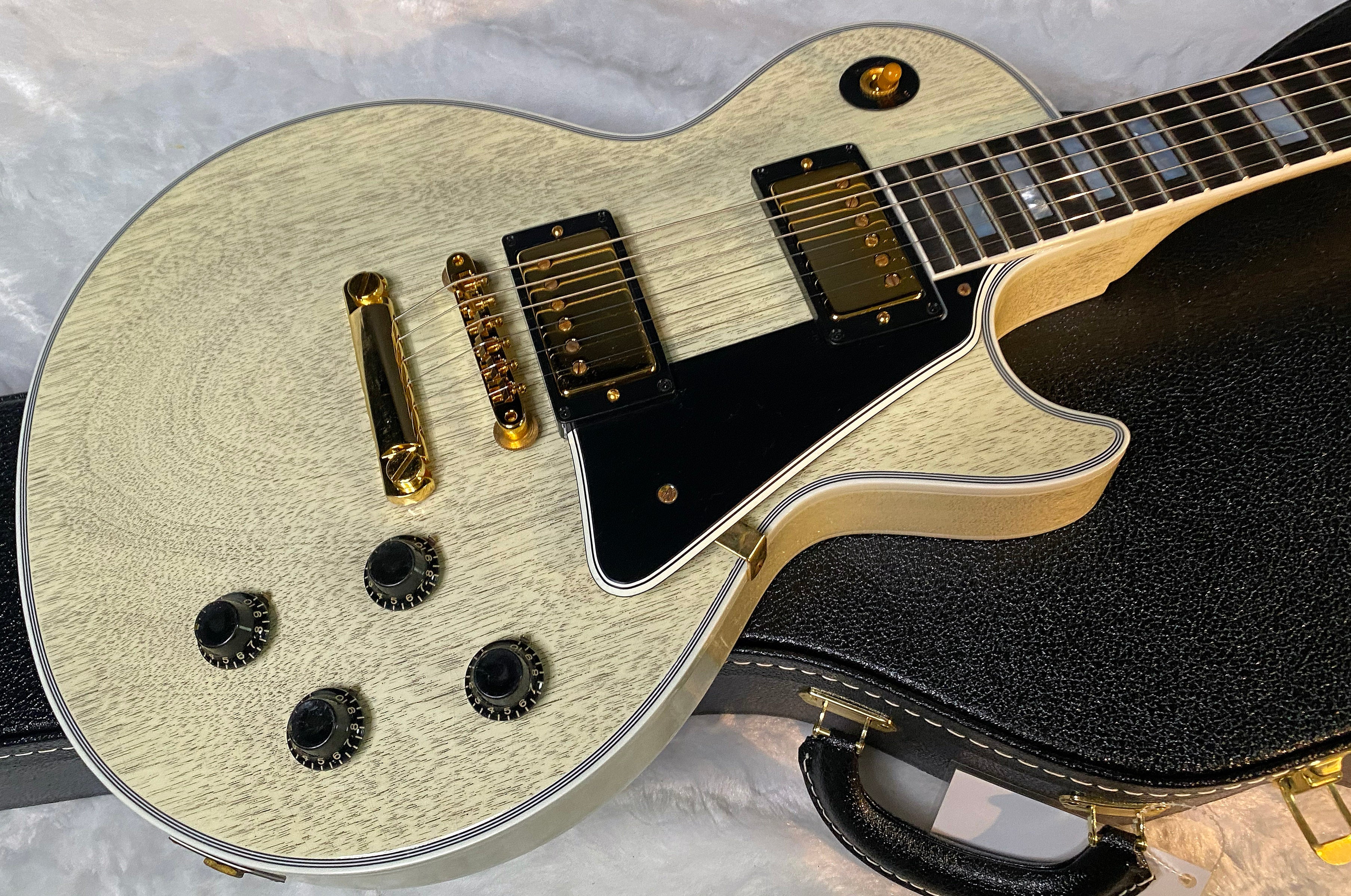 NEW! Gibson Les Paul Custom 1957 Reissue Murphy Lab Ultra Light Aged - Custom Ordered in TV White - Custom Shop - 8.9 lbs - Authorized Dealer - G06795