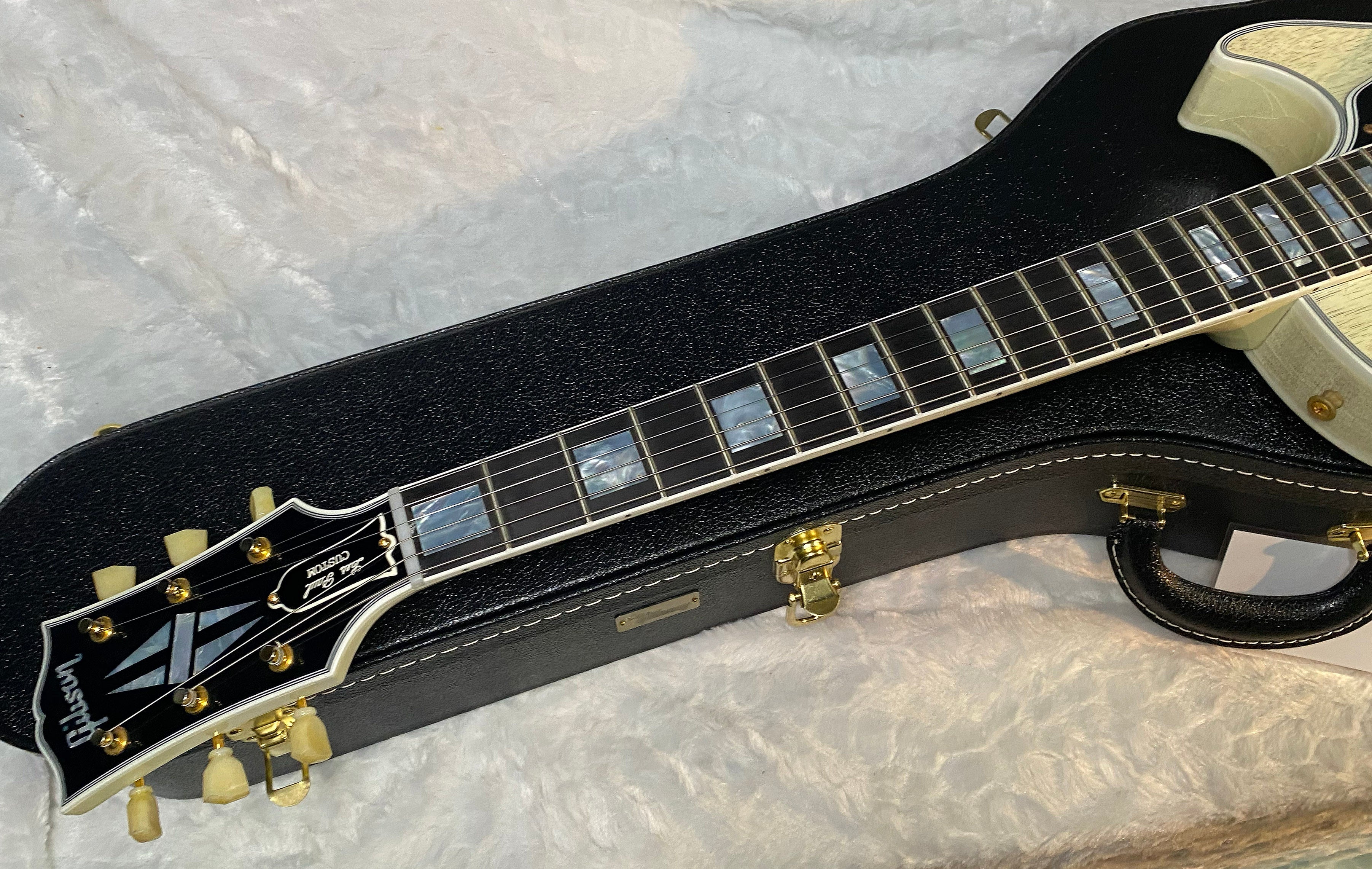 NEW! Gibson Les Paul Custom 1957 Reissue Murphy Lab Ultra Light Aged - Custom Ordered in TV White - Custom Shop - 8.9 lbs - Authorized Dealer - G06795