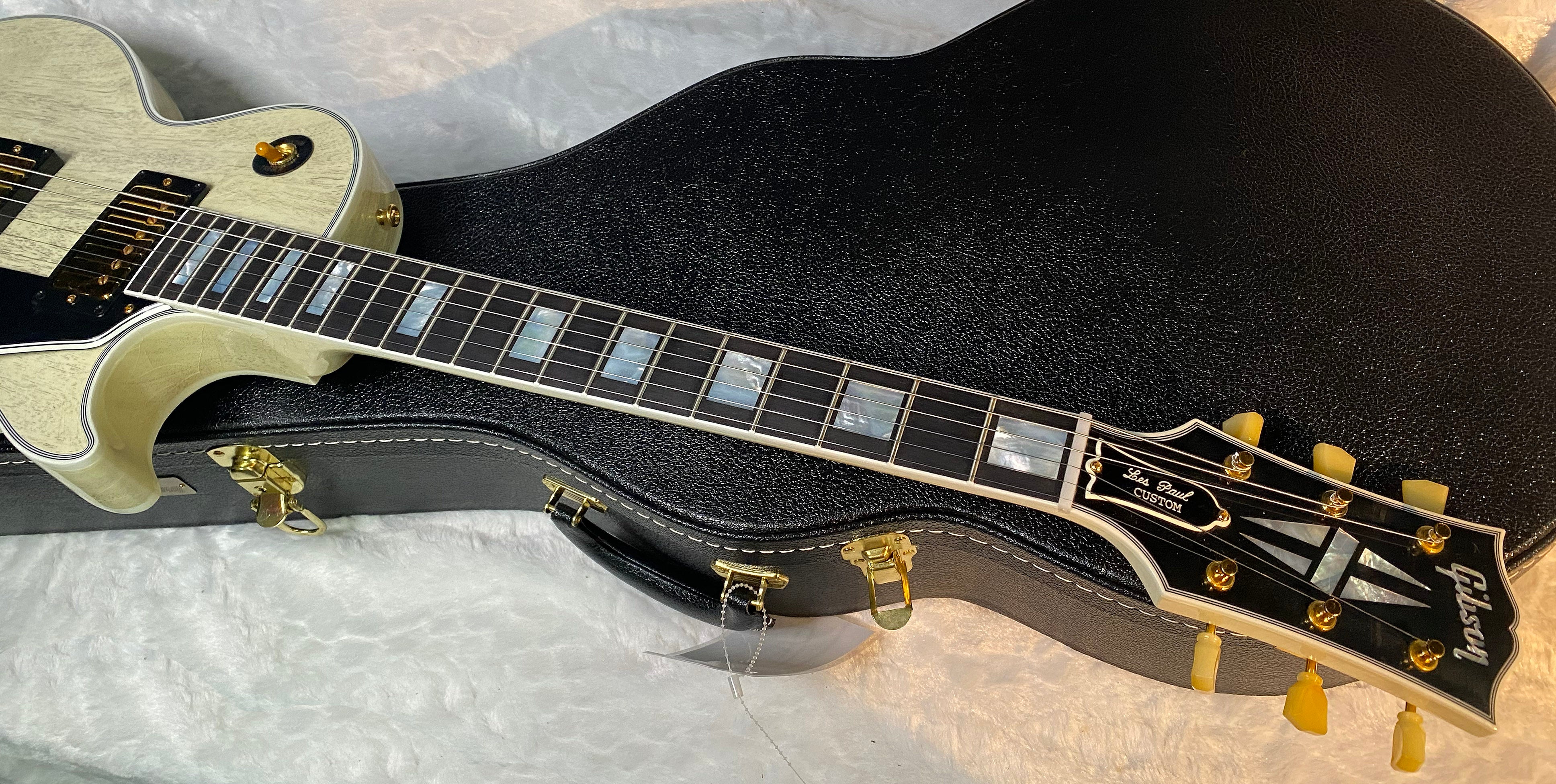 NEW! Gibson Les Paul Custom 1957 Reissue Murphy Lab Ultra Light Aged - Custom Ordered in TV White - Custom Shop - 8.5 lbs - Authorized Dealer - G06803