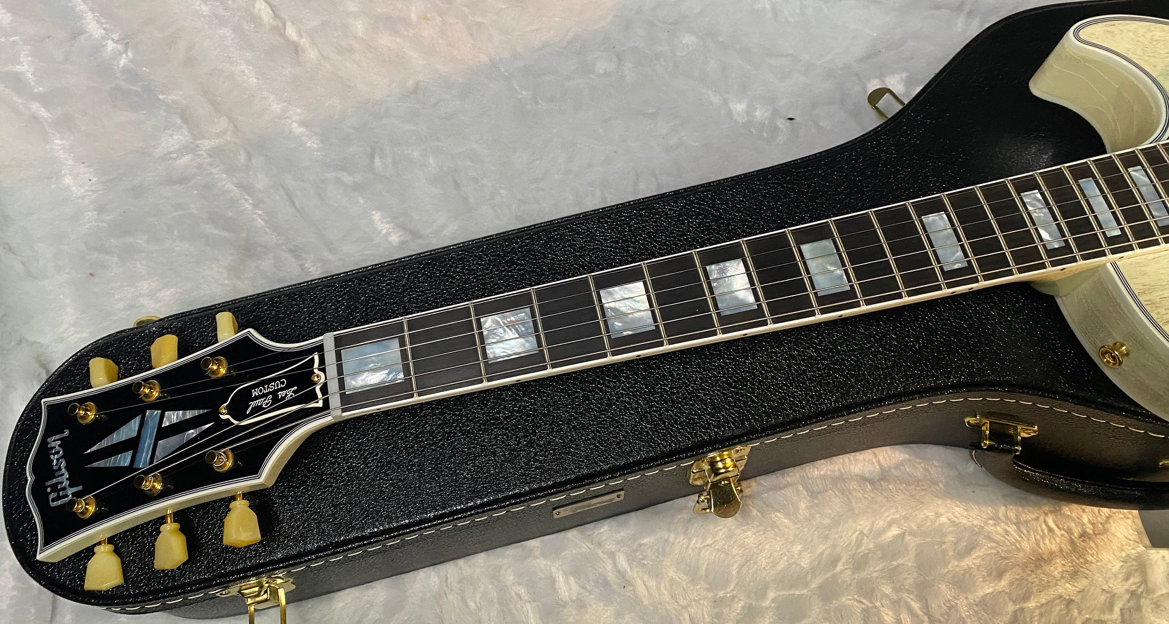 NEW! Gibson Les Paul Custom 1957 Reissue Murphy Lab Ultra Light Aged - Custom Ordered in TV White - Custom Shop - 8.5 lbs - Authorized Dealer - G06803