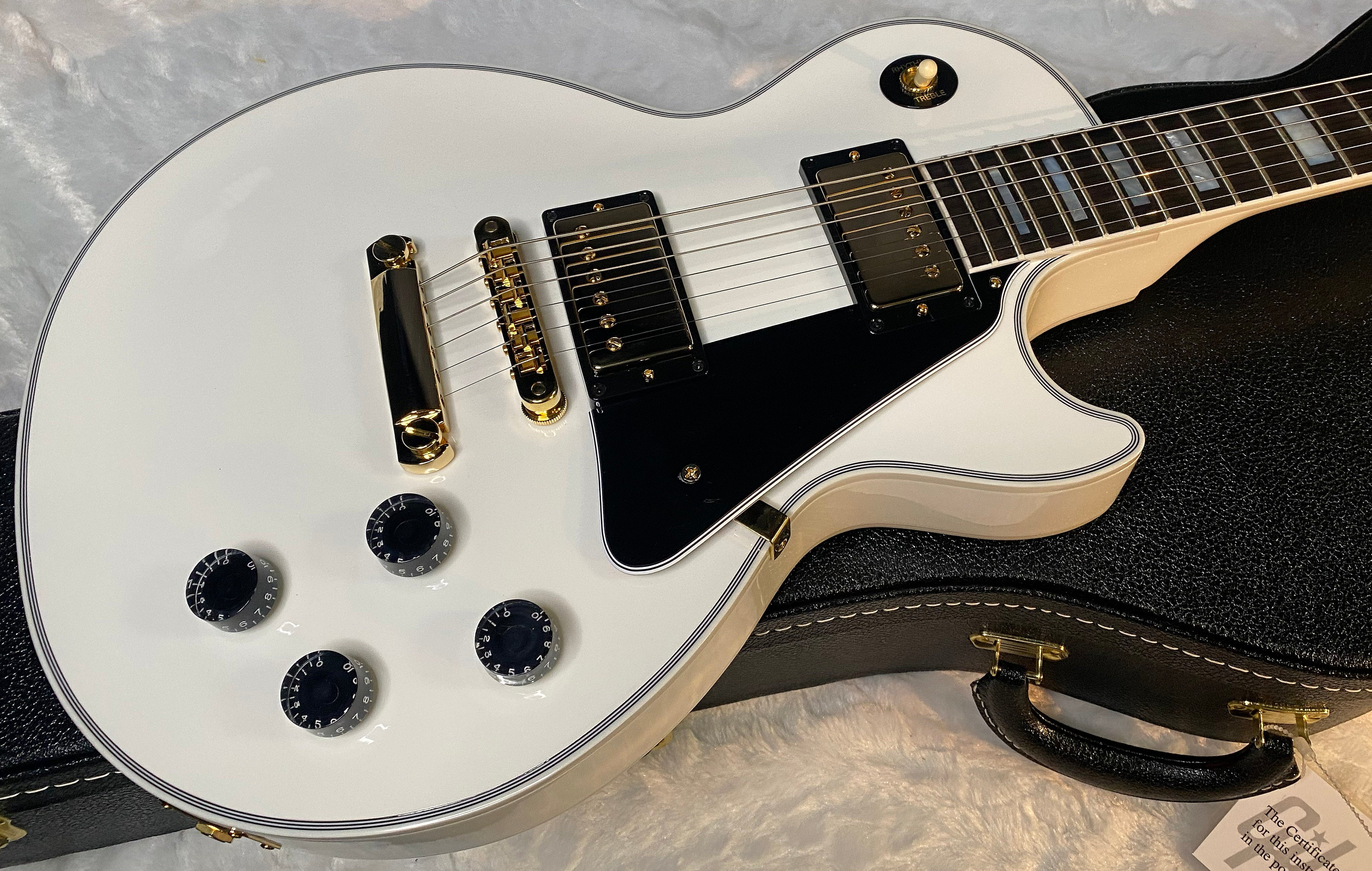 NEW! Gibson Les Paul Custom - Alpine White - Ebony Board - Authorized Dealer - 10.1 lbs - G06424