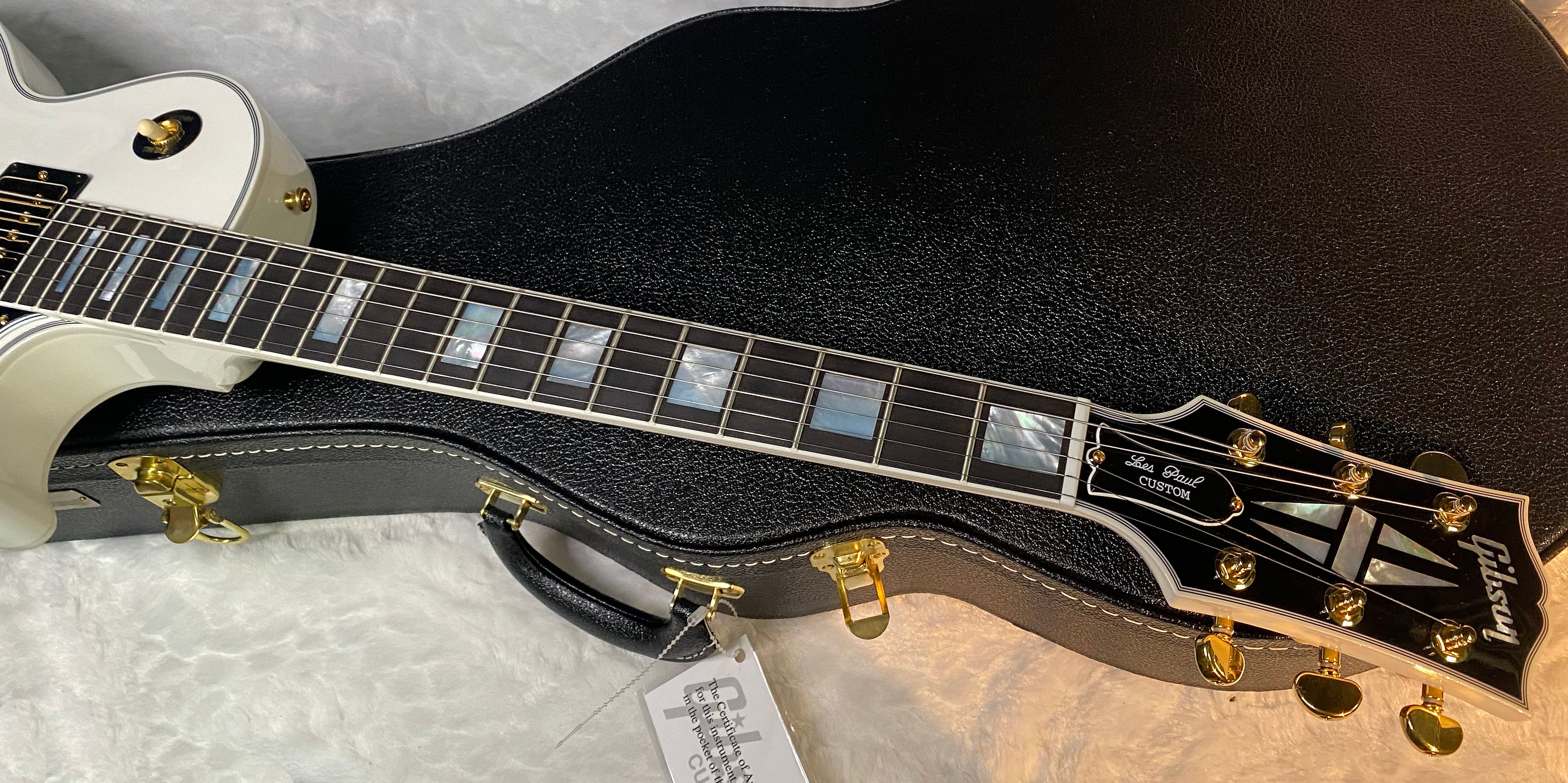 NEW! Gibson Les Paul Custom - Alpine White - Ebony Board - Authorized Dealer - 10.1 lbs - G06424
