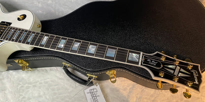 NEW! Gibson Les Paul Custom - Alpine White - Ebony Board - Authorized Dealer - 10.1 lbs - G06424