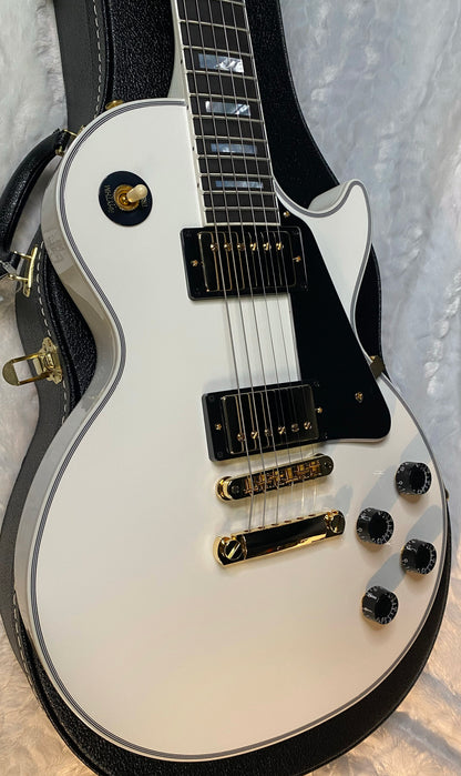 NEW! Gibson Les Paul Custom - Alpine White - Ebony Board - Authorized Dealer - 10.1 lbs - G06424