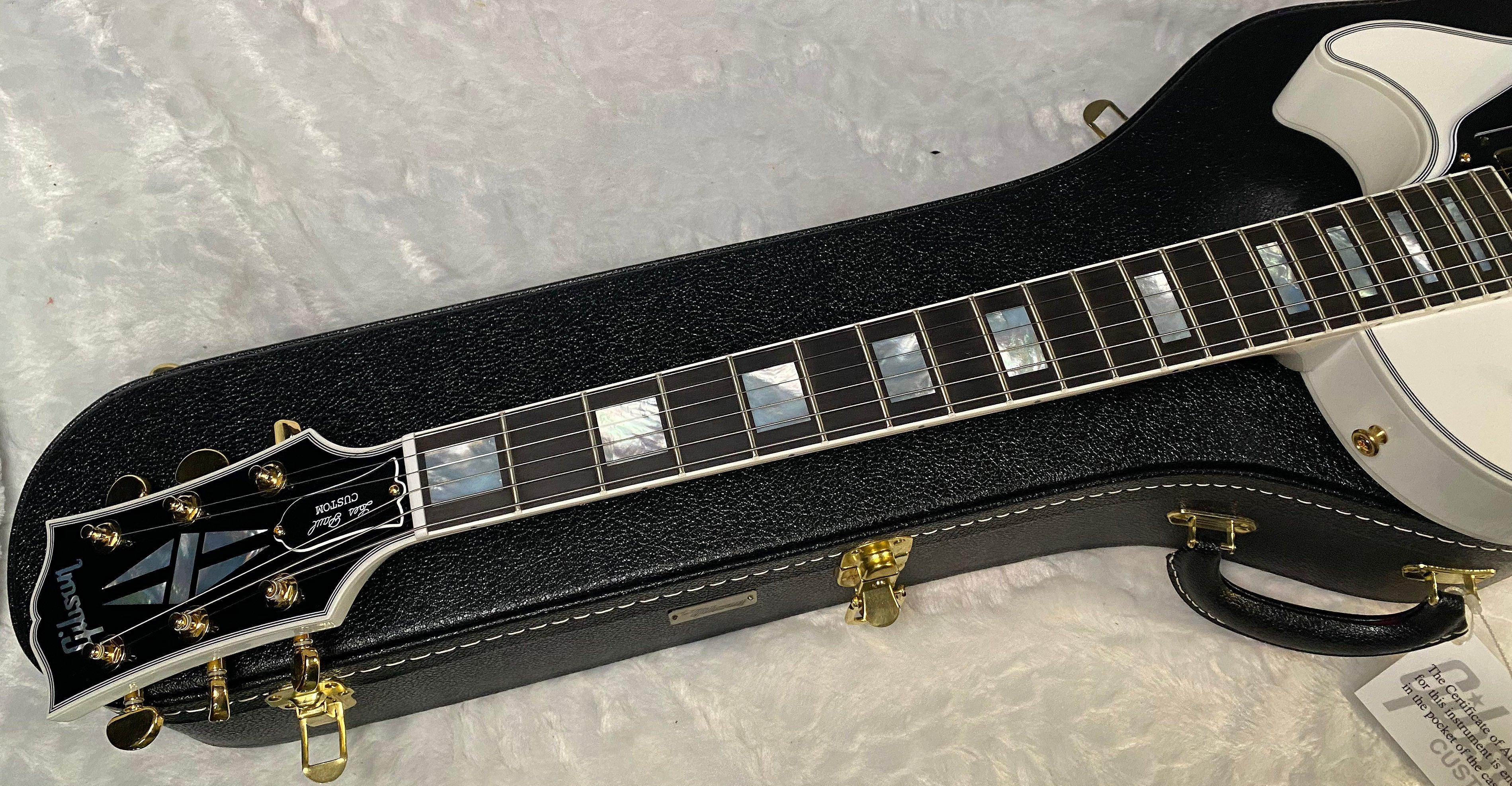 NEW! Gibson Les Paul Custom - Alpine White - Ebony Board - Authorized Dealer - 10.1 lbs - G06424