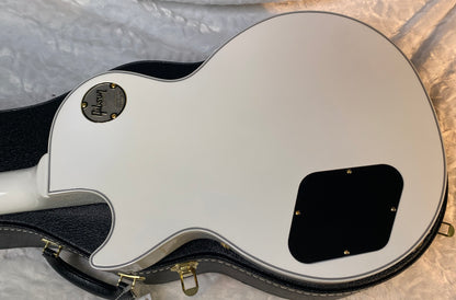 NEW! Gibson Les Paul Custom - Alpine White - Ebony Board - Authorized Dealer - 10.1 lbs - G06424