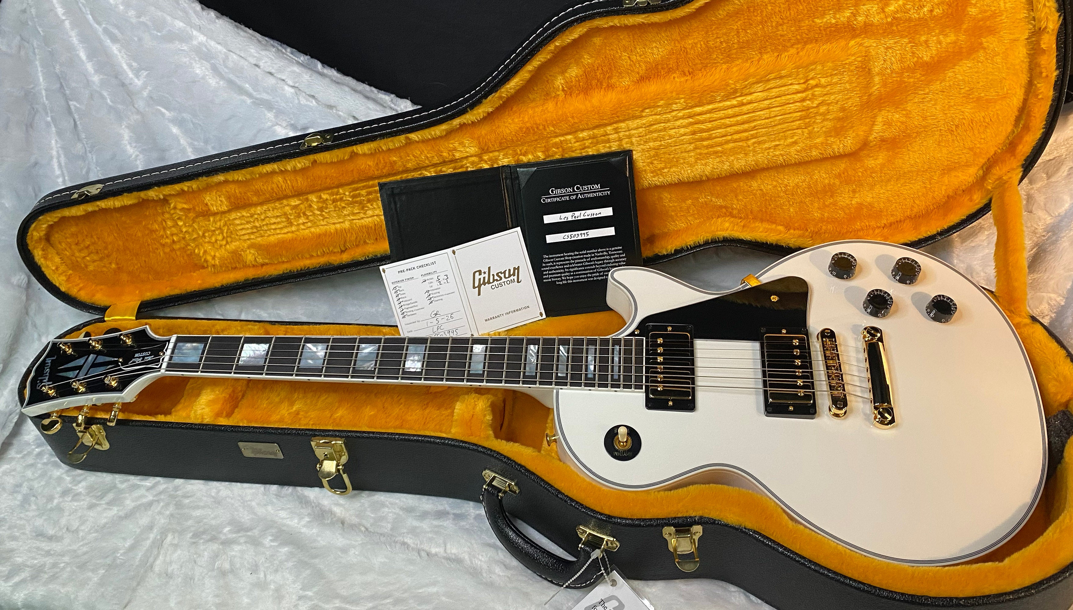 NEW! Gibson Les Paul Custom - Alpine White - Ebony Board - Authorized Dealer - 10.1 lbs - G06424