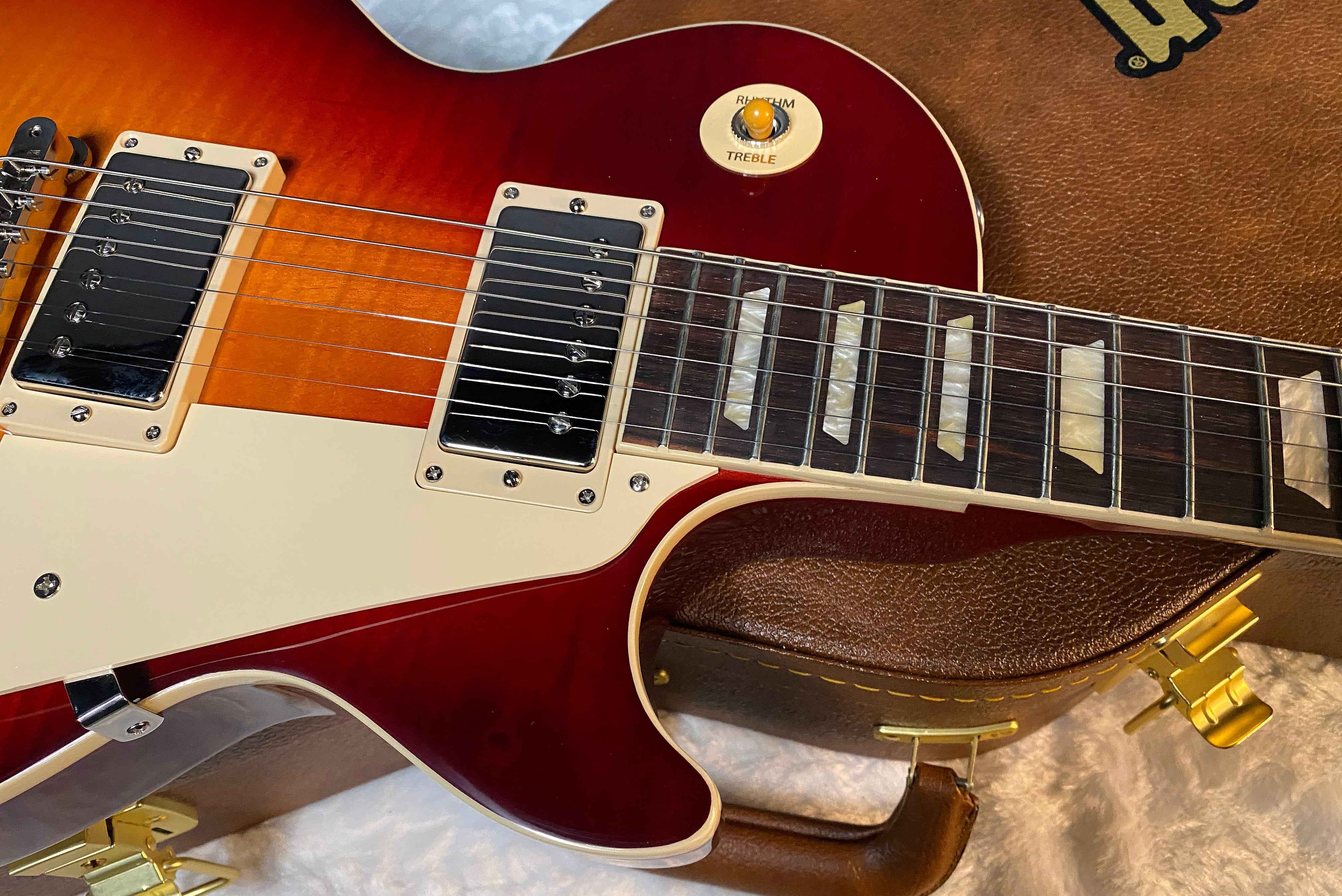 NEW! Gibson Les Paul 60's Standard - Dark Cherry Sunburst - Limited Edition - Authorized Dealer - AAA Flame Maple Top - 8.9 lbs - G06101