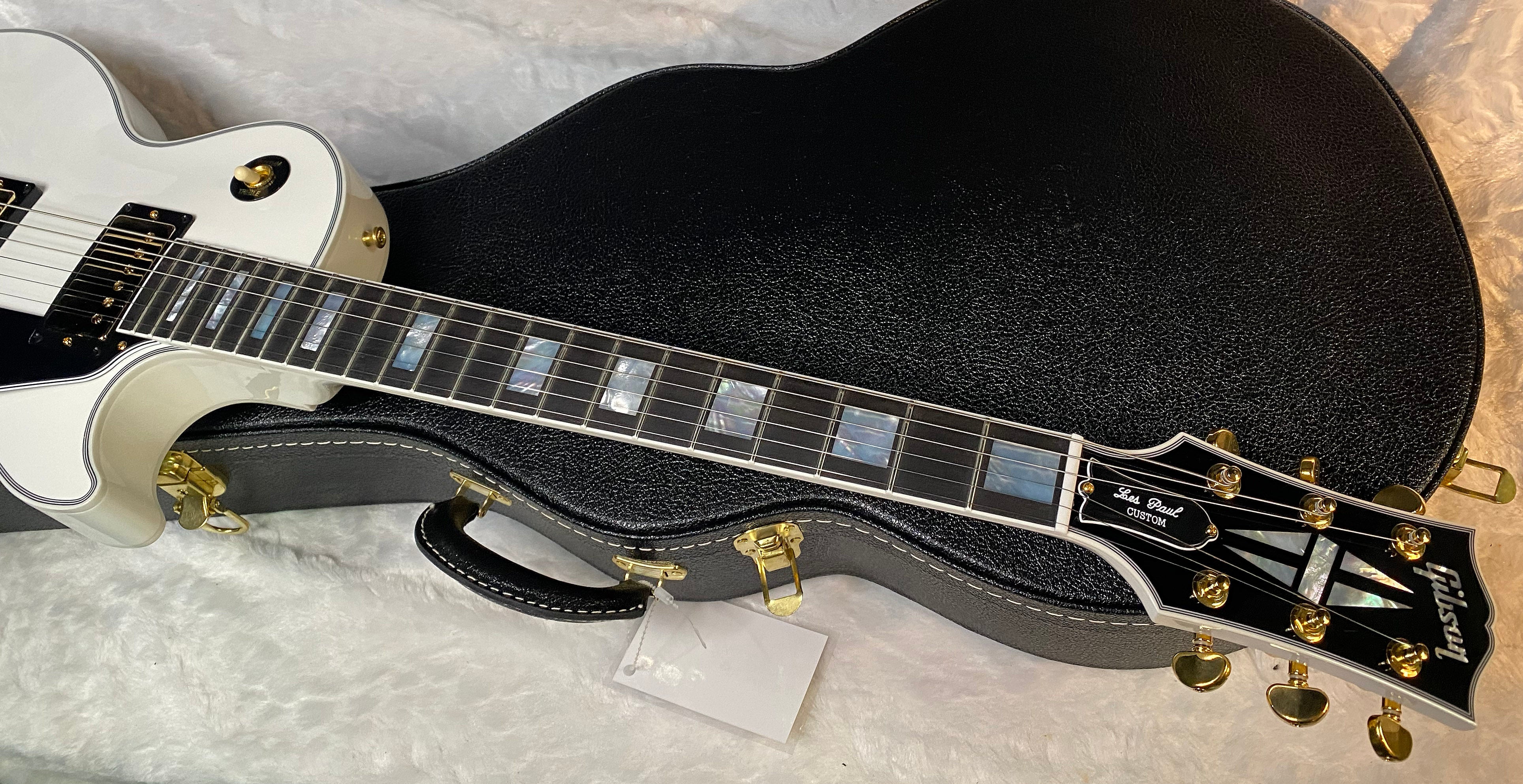 NEW! Gibson Les Paul Custom - Alpine White - Ebony Board - Authorized Dealer - 10.2 lbs - G06474