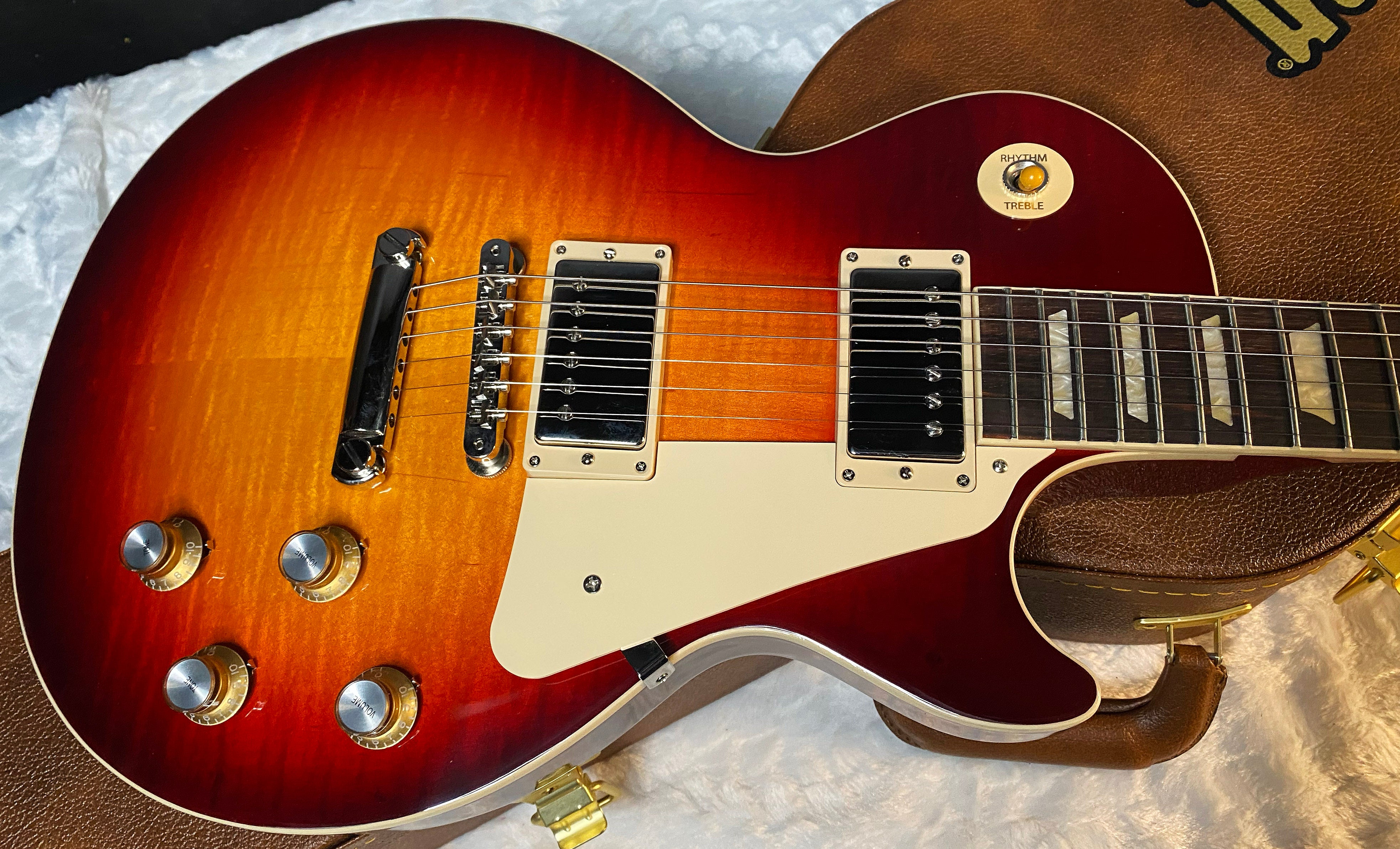 NEW! Gibson Les Paul 60's Standard - Dark Cherry Sunburst - Limited Edition - Authorized Dealer - AAA Flame Maple Top - 8.9 lbs - G06101