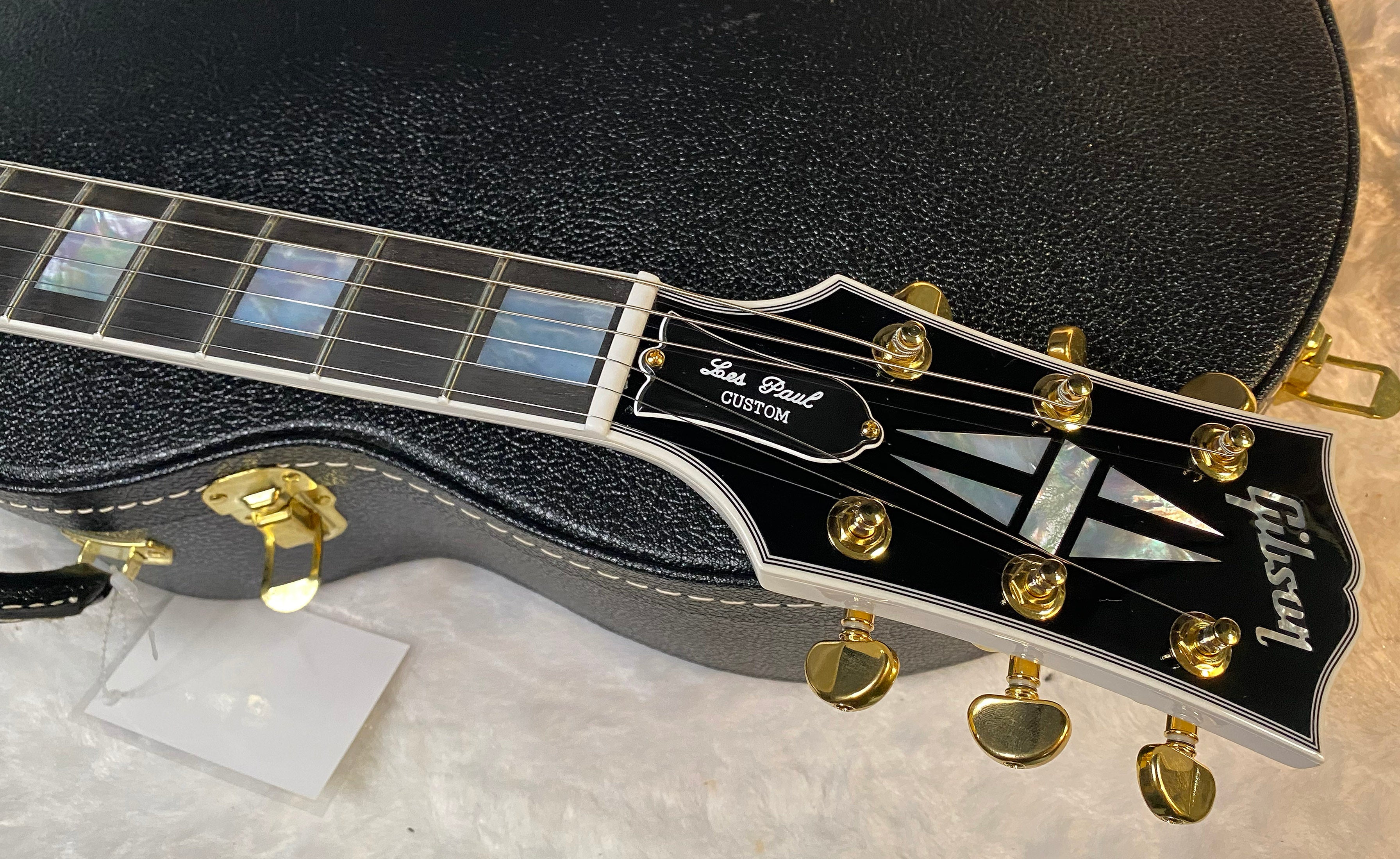 NEW! Gibson Les Paul Custom - Alpine White - Ebony Board - Authorized Dealer - 10.2 lbs - G06474