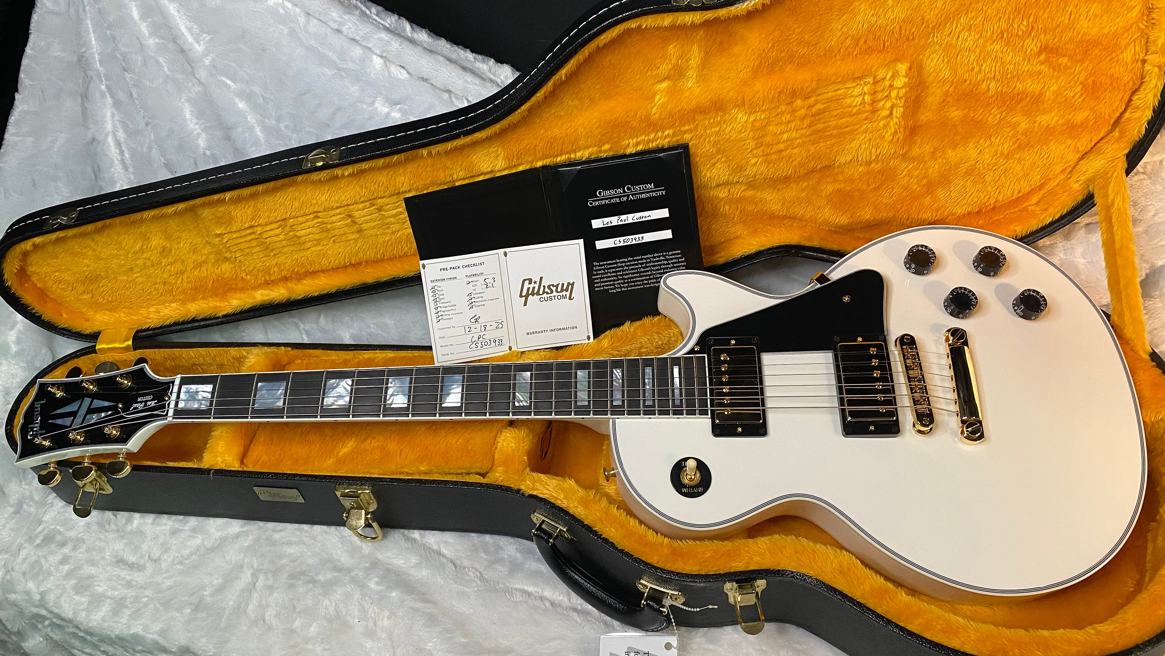 NEW! Gibson Les Paul Custom - Alpine White - Ebony Board - Authorized Dealer - 10 lbs - G06472