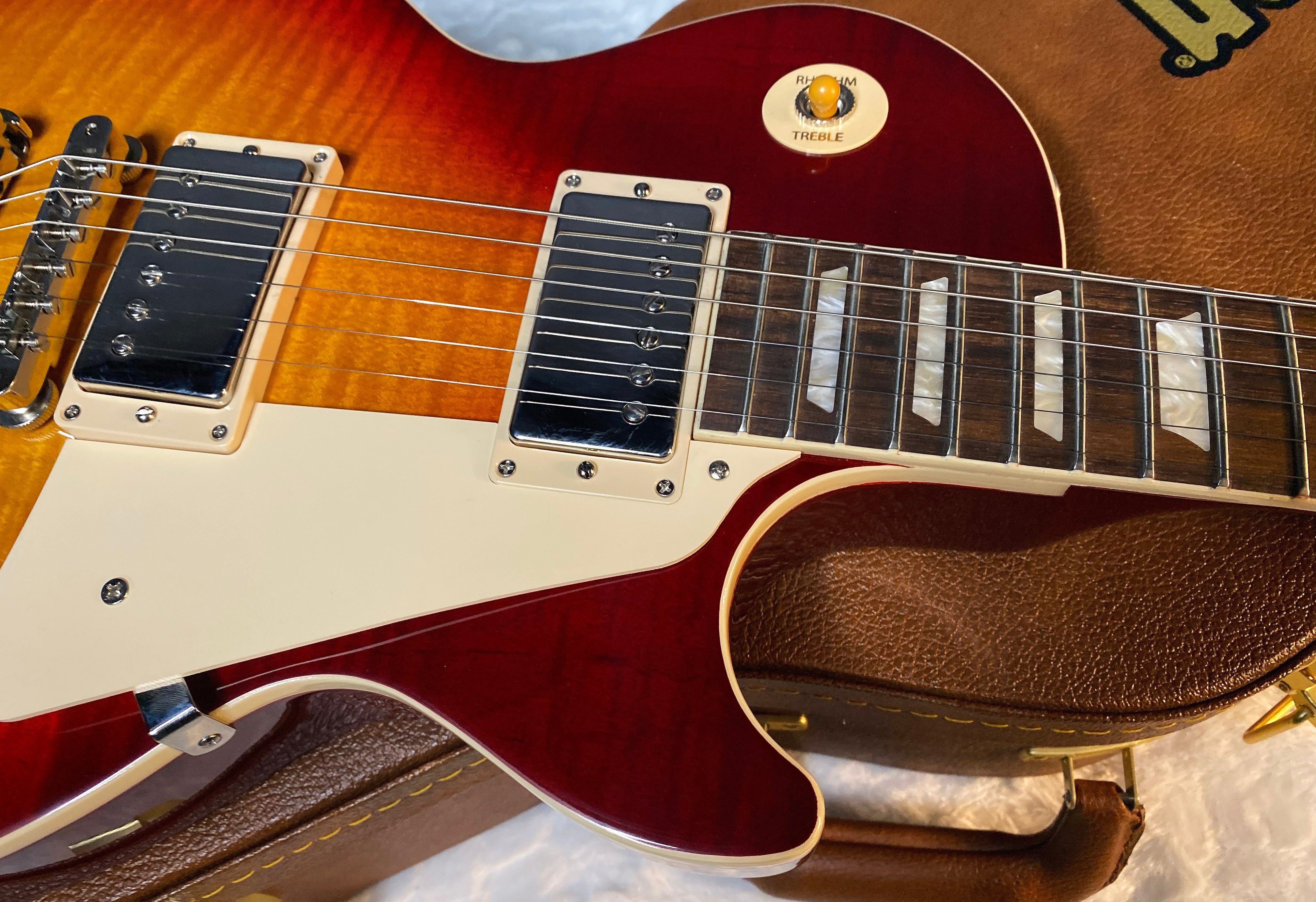 NEW! Gibson Les Paul 60's Standard - Dark Cherry Sunburst - Limited Edition - Authorized Dealer - AAA Flame Maple Top - 9.3lbs - G06102