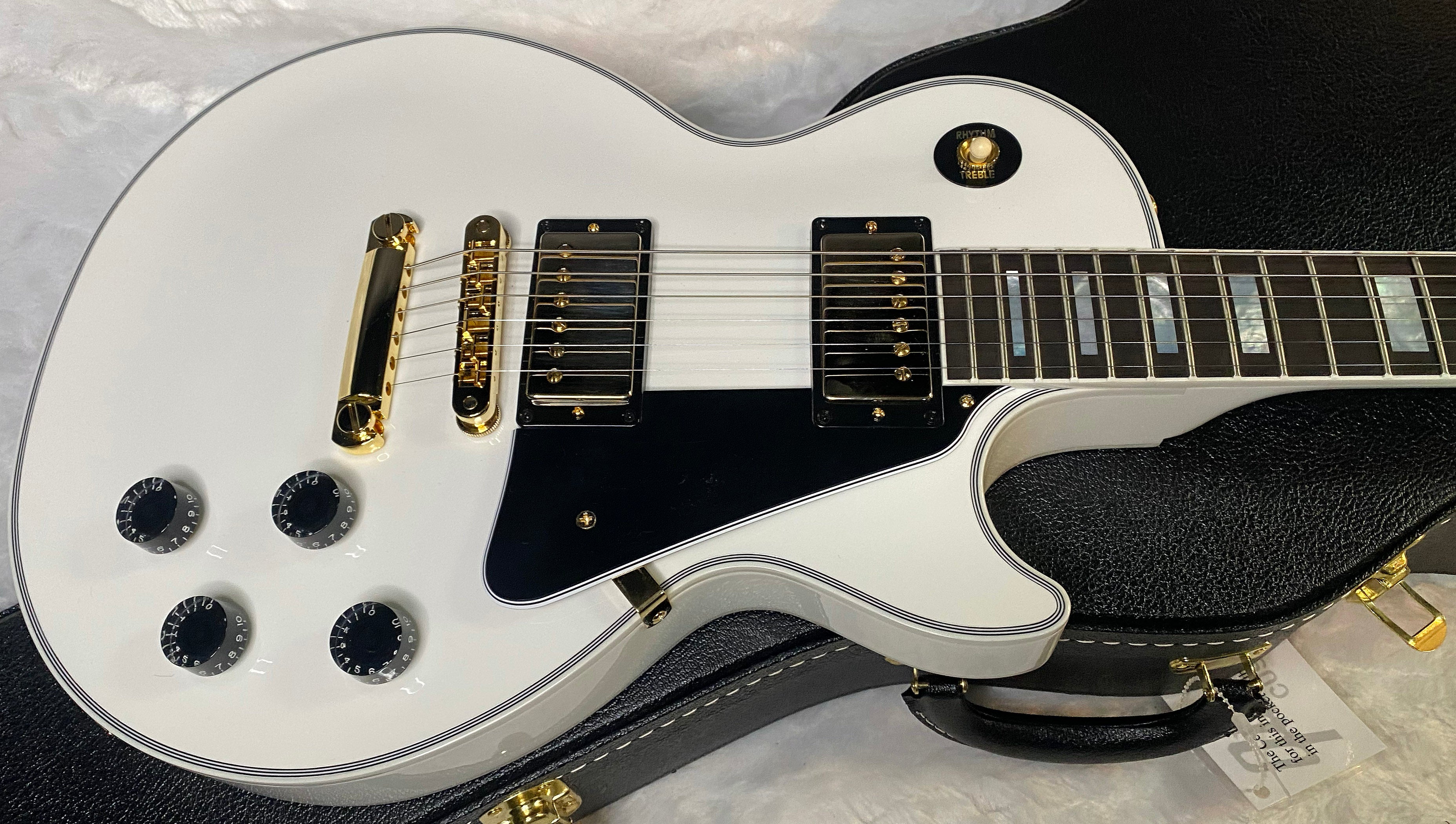 NEW! Gibson Les Paul Custom - Alpine White - Ebony Board - Authorized Dealer - 10.3 lbs - G06430