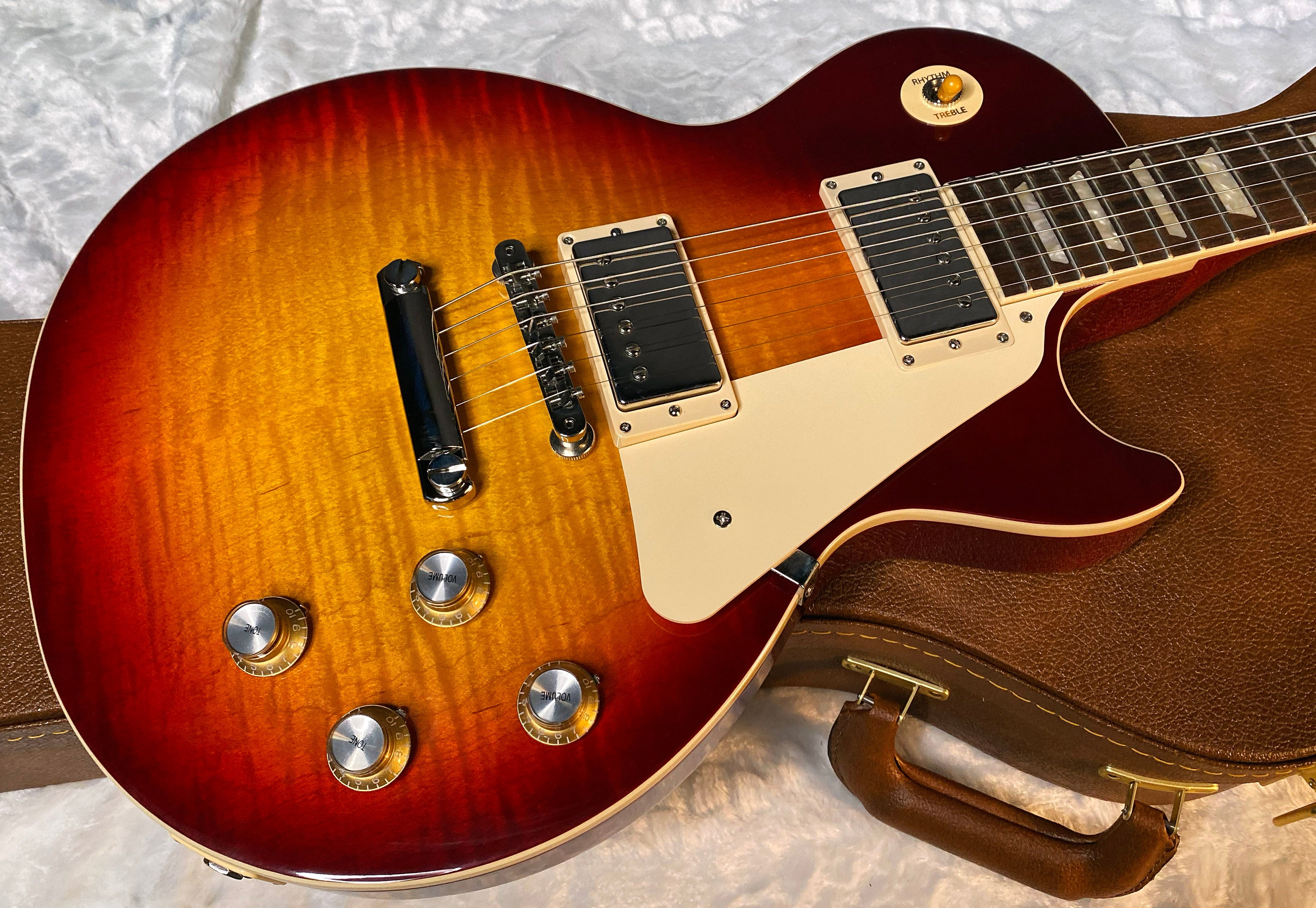 NEW! Gibson Les Paul 60's Standard - Dark Cherry Sunburst - Limited Edition - Authorized Dealer - AAA Flame Maple Top - 9.3lbs - G06102