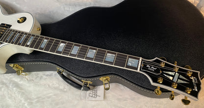 NEW! Gibson Les Paul Custom - Alpine White - Ebony Board - Authorized Dealer - 10.3 lbs - G06430