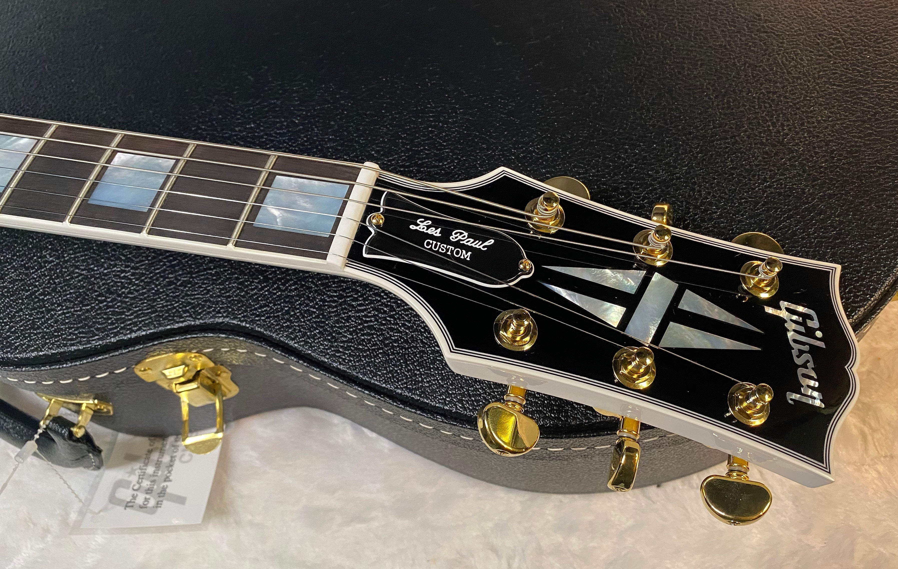 NEW! Gibson Les Paul Custom - Alpine White - Ebony Board - Authorized Dealer - 10.3 lbs - G06430