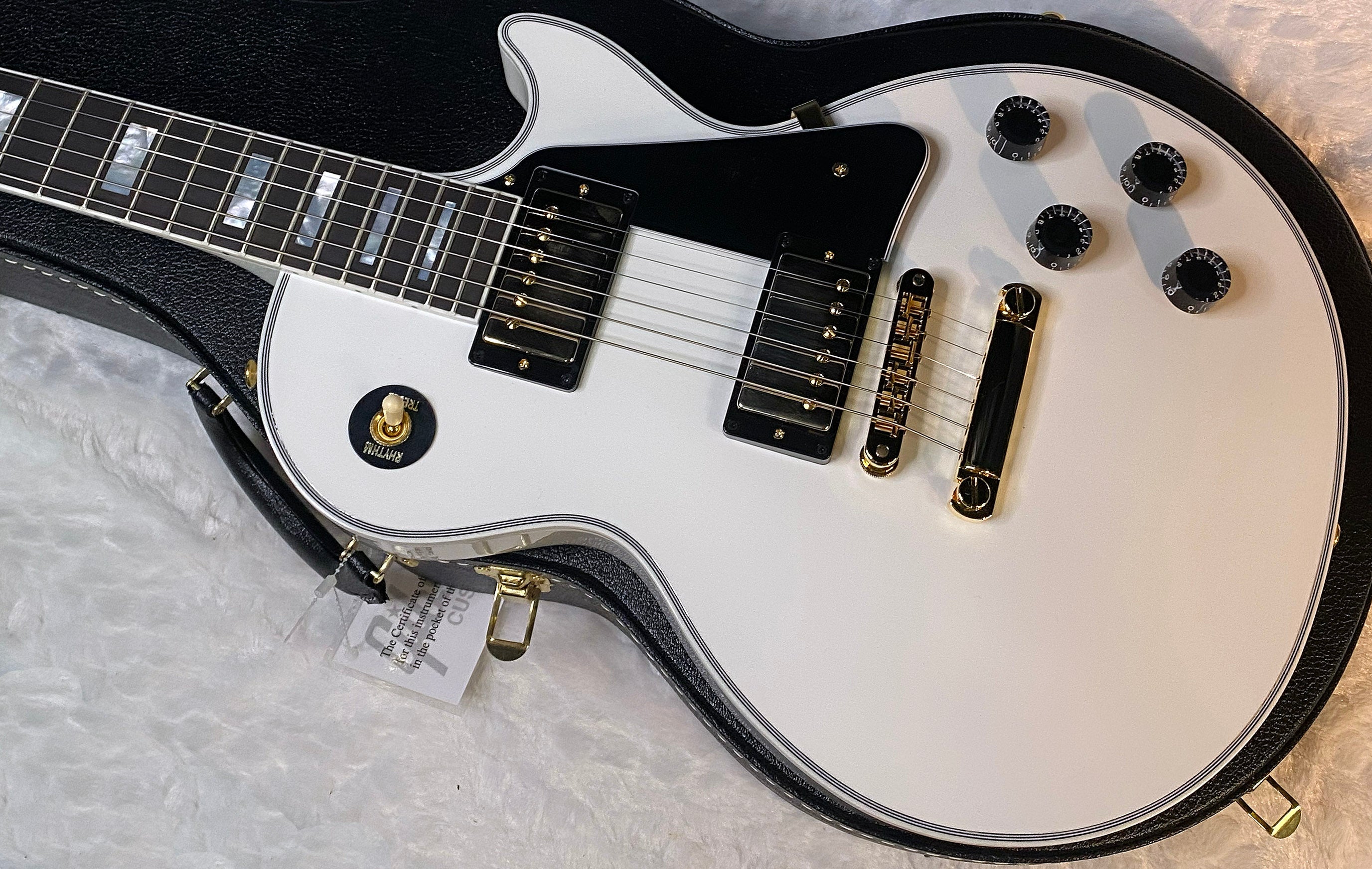 NEW! Gibson Les Paul Custom - Alpine White - Ebony Board - Authorized Dealer - 10.3 lbs - G06430