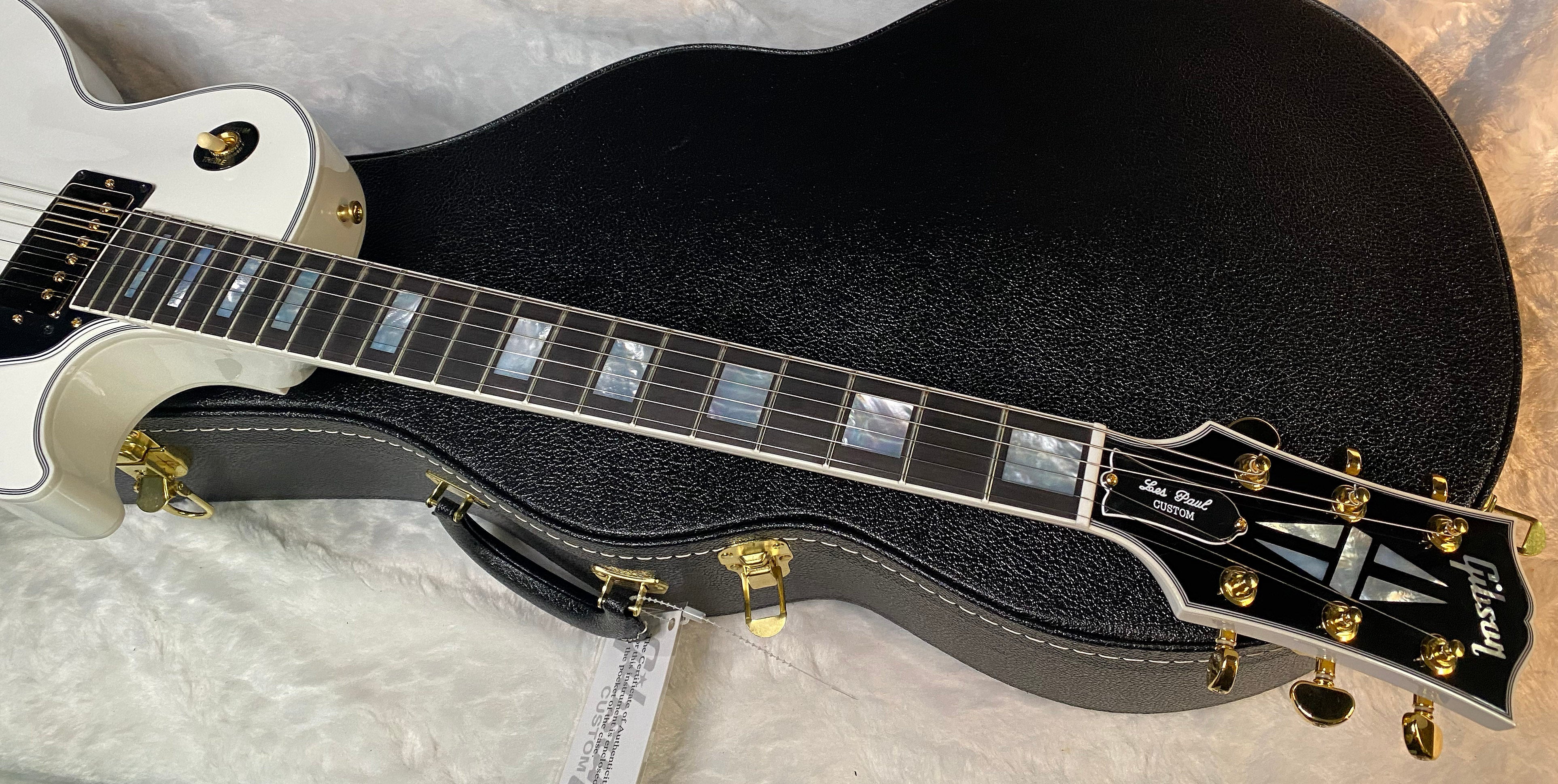 NEW! Gibson Les Paul Custom - Alpine White - Ebony Board - Authorized Dealer - Only 9.4 lbs - G06445