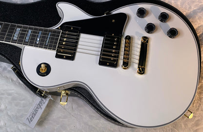 NEW! Gibson Les Paul Custom - Alpine White - Ebony Board - Authorized Dealer - Only 9.4 lbs - G06445