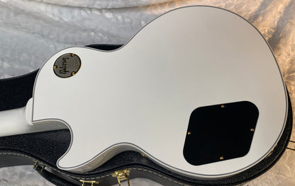 NEW! Gibson Les Paul Custom - Alpine White - Ebony Board - Authorized Dealer - Only 9.4 lbs - G06445