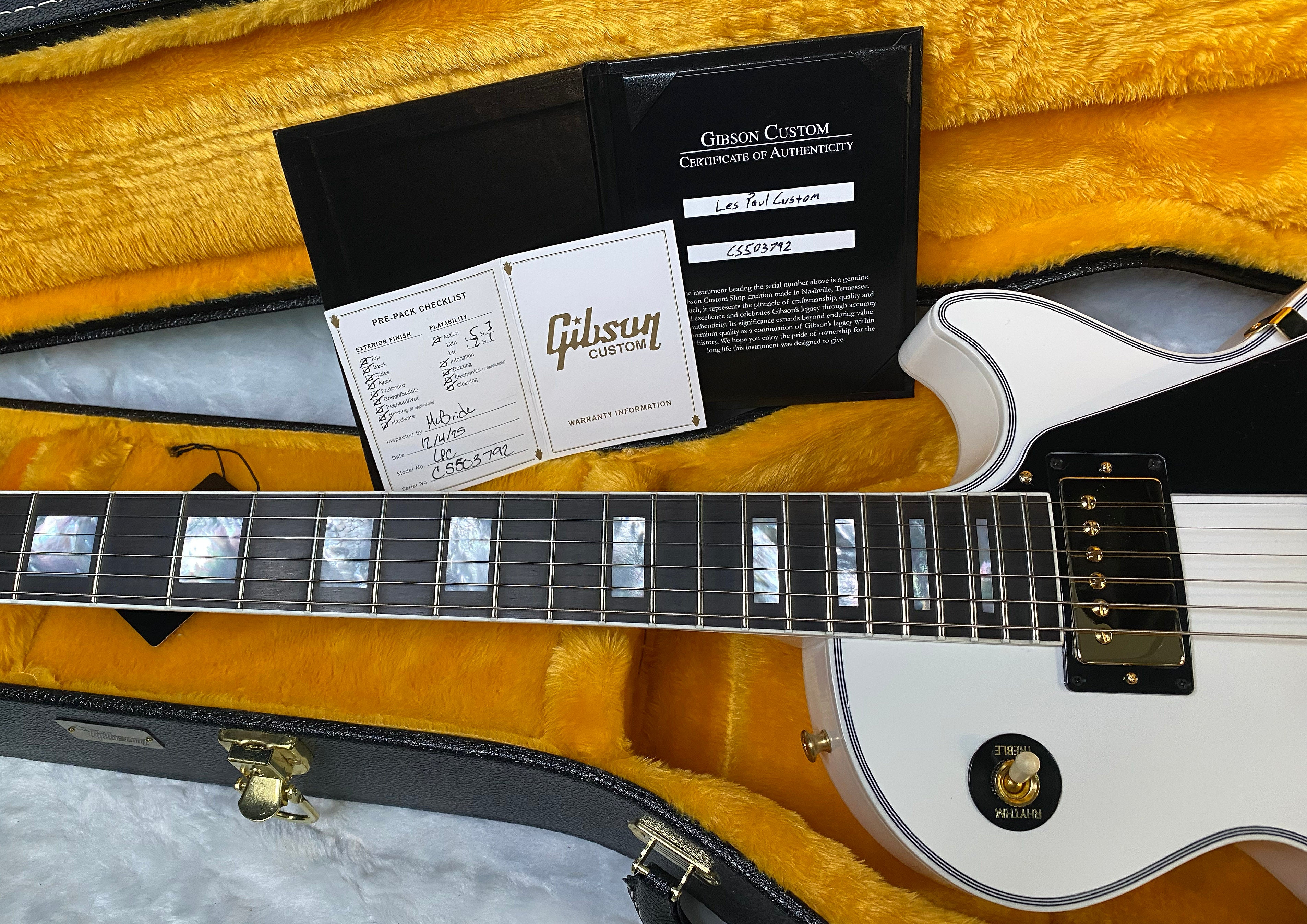 NEW! Gibson Les Paul Custom - Alpine White - Ebony Board - Authorized Dealer - Only 9.4 lbs - G06445