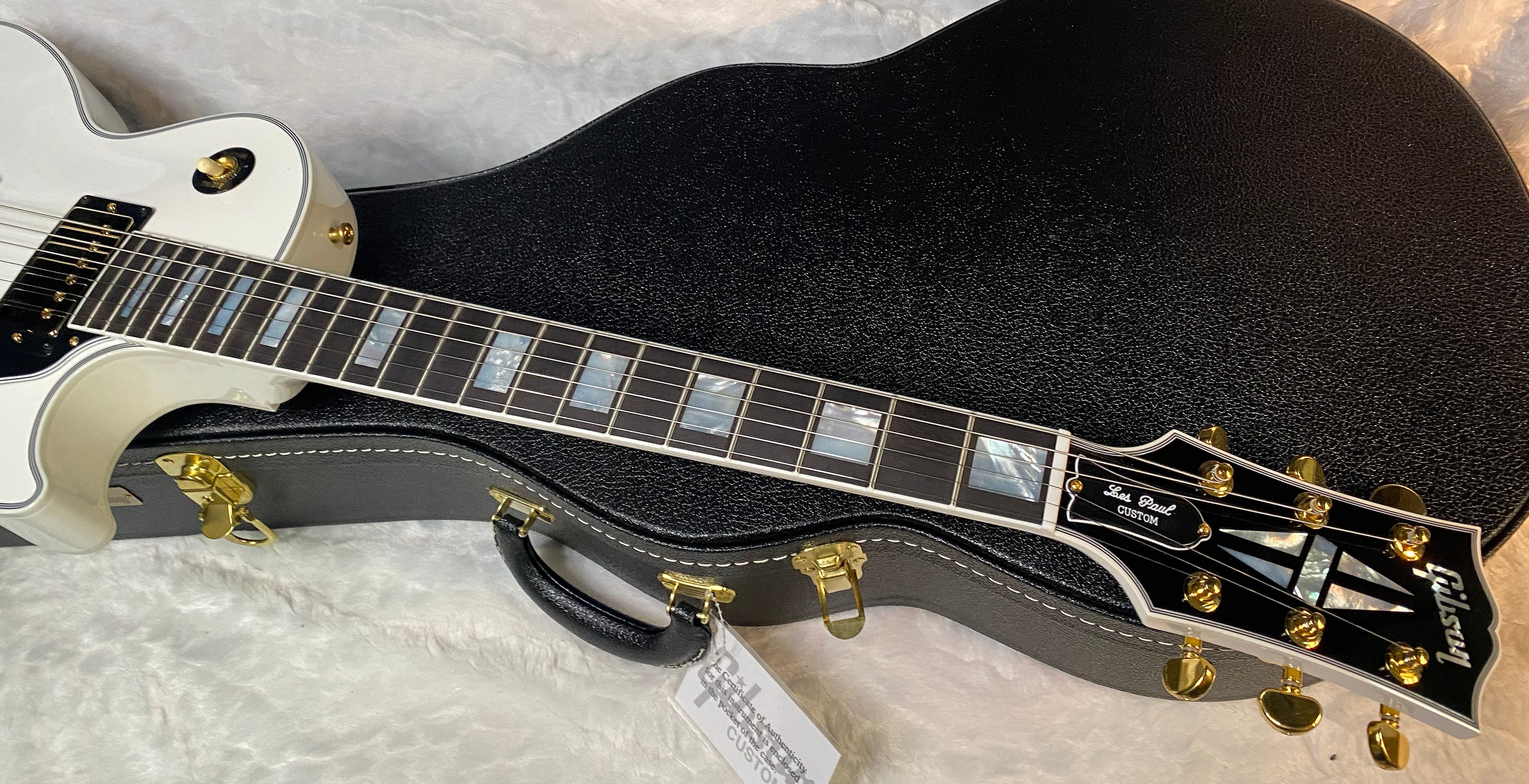 NEW! Gibson Les Paul Custom - Alpine White - Ebony Board - Authorized Dealer - Only 9.5 lbs - G06451
