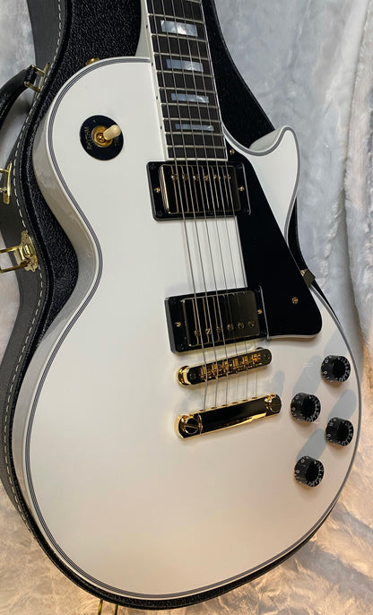 NEW! Gibson Les Paul Custom - Alpine White - Ebony Board - Authorized Dealer - Only 9.5 lbs - G06451