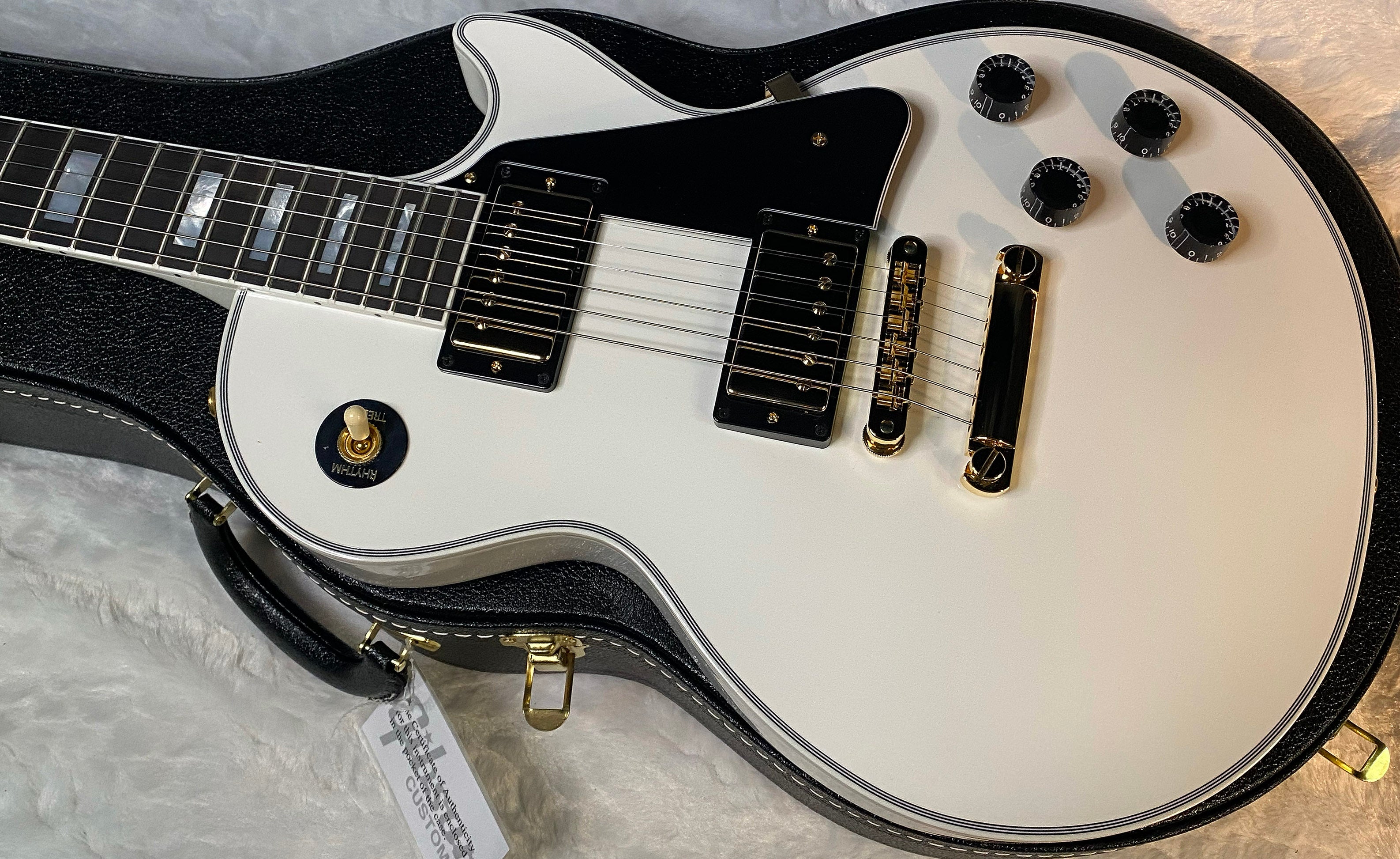 NEW! Gibson Les Paul Custom - Alpine White - Ebony Board - Authorized Dealer - Only 9.5 lbs - G06451