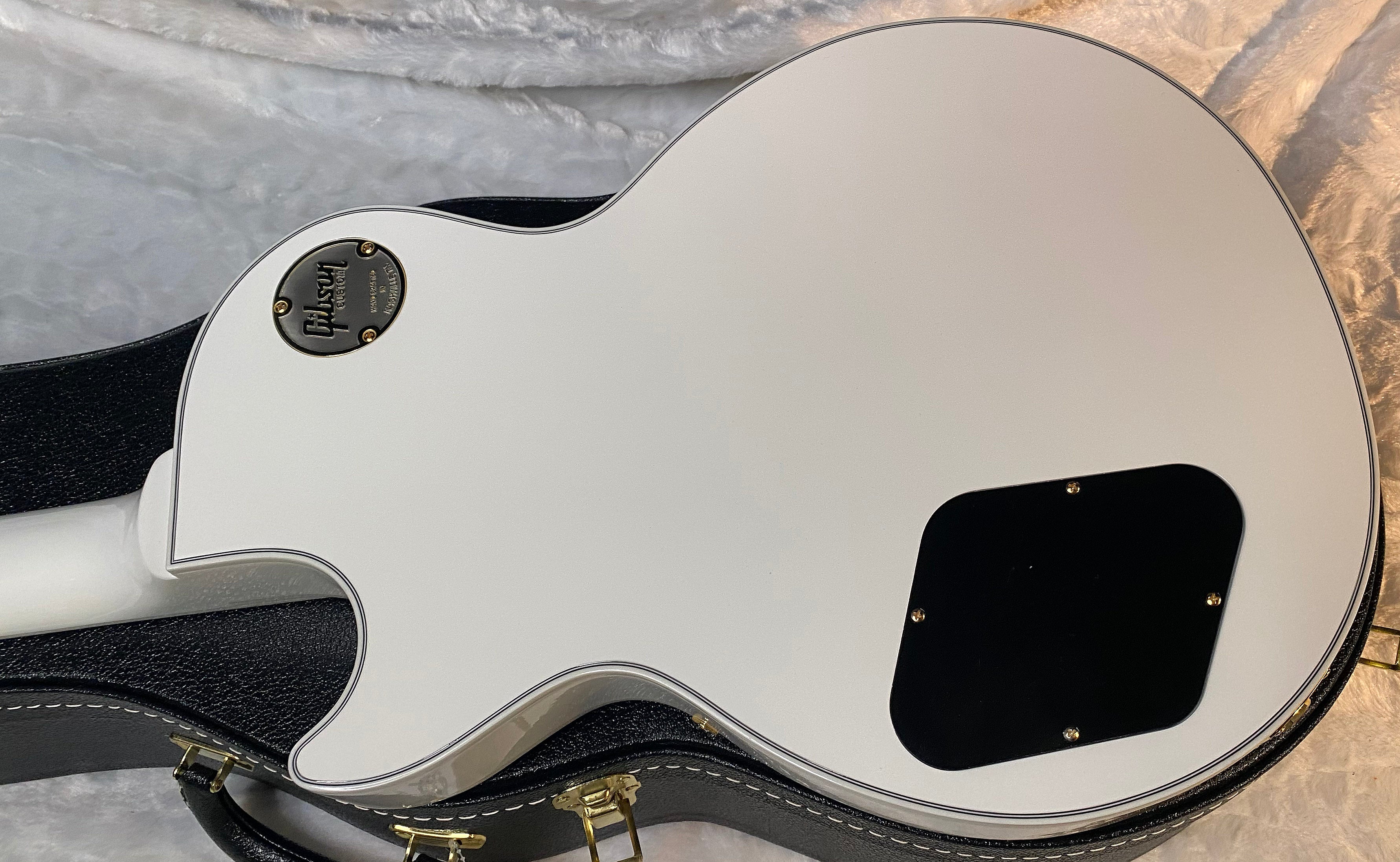 NEW! Gibson Les Paul Custom - Alpine White - Ebony Board - Authorized Dealer - Only 9.5 lbs - G06451