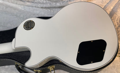 NEW! Gibson Les Paul Custom - Alpine White - Ebony Board - Authorized Dealer - Only 9.5 lbs - G06451