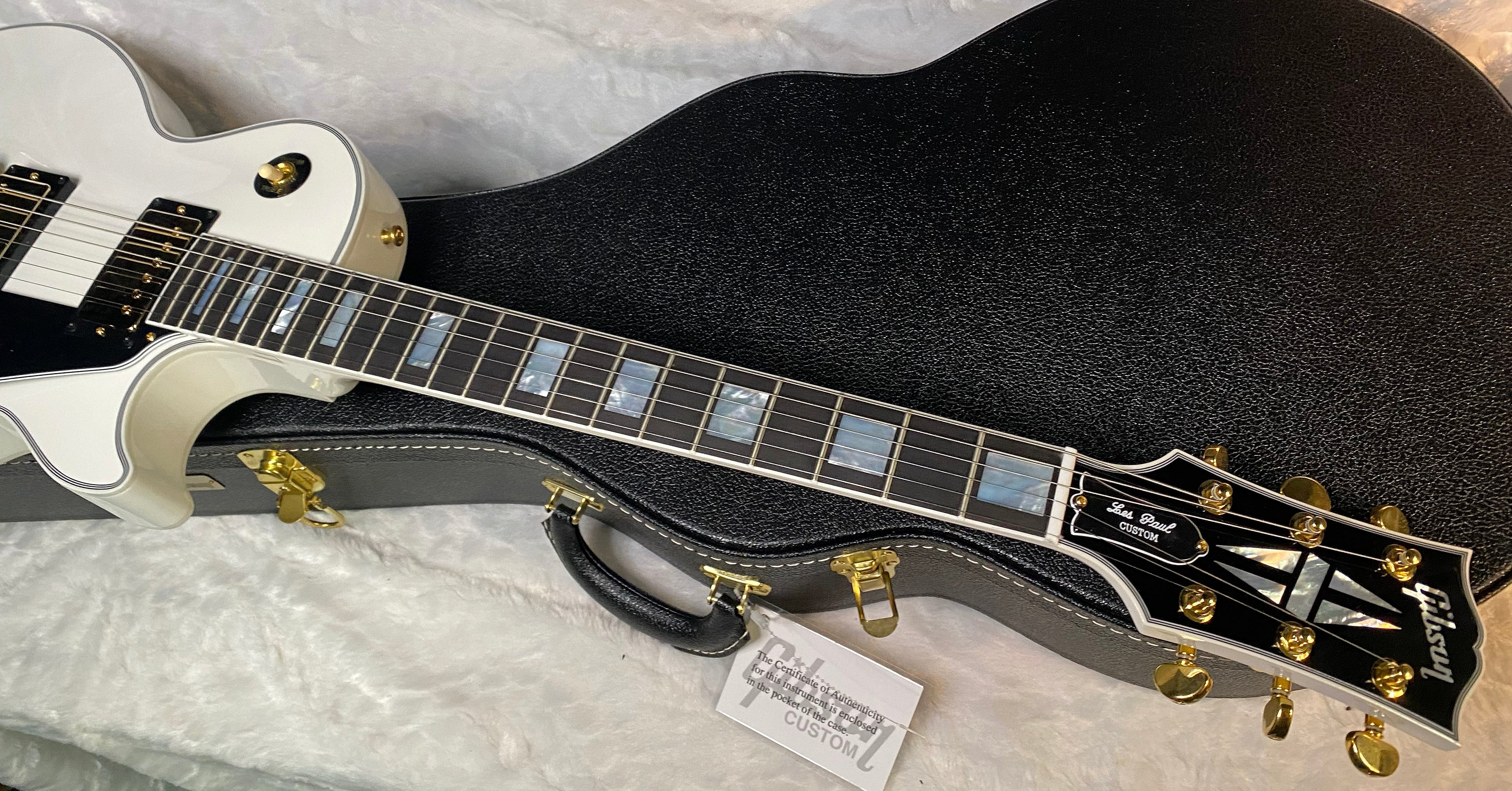 NEW! Gibson Les Paul Custom - Alpine White - Ebony Board - Authorized Dealer - 10.1 lbs - G06442