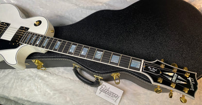 NEW! Gibson Les Paul Custom - Alpine White - Ebony Board - Authorized Dealer - 10.1 lbs - G06442