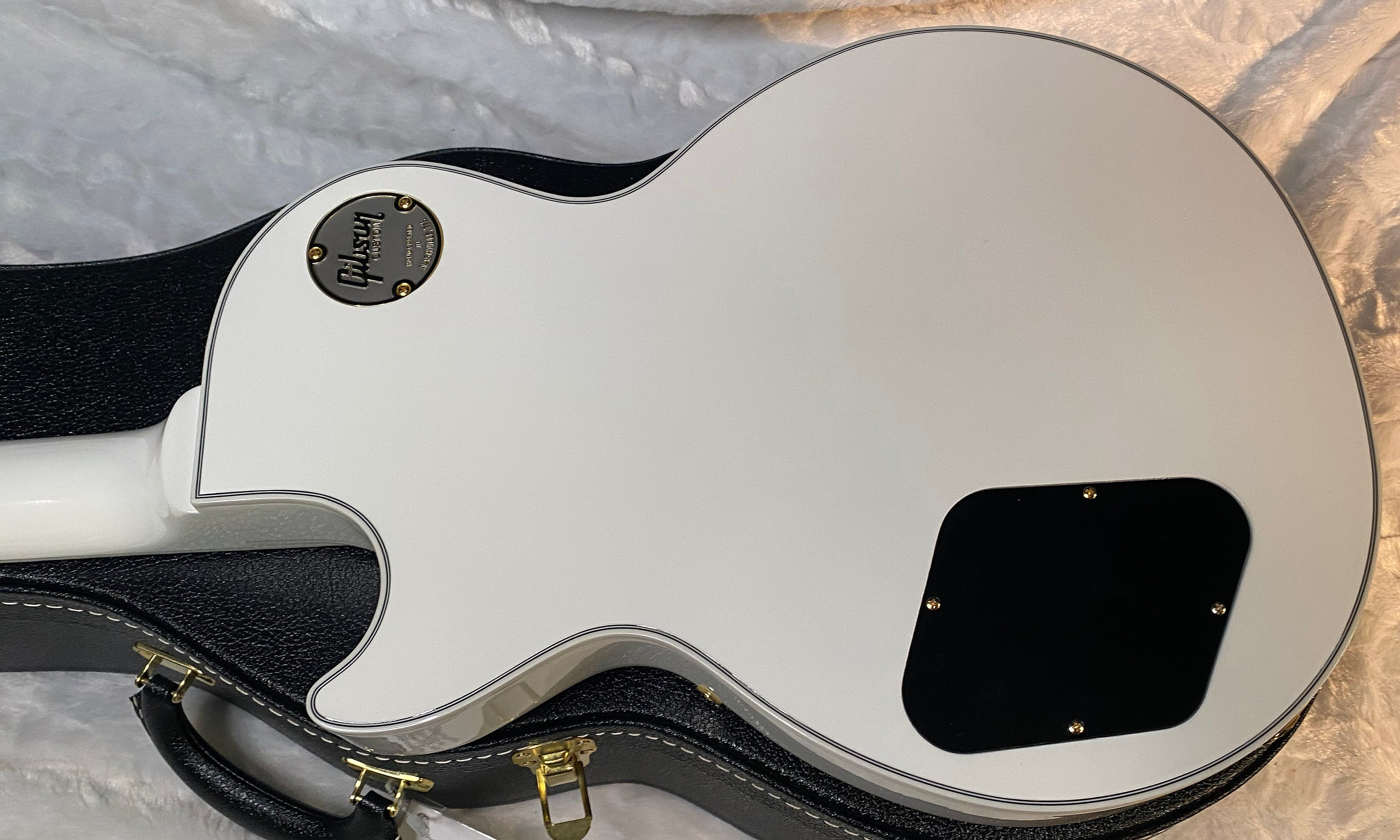 NEW! Gibson Les Paul Custom - Alpine White - Ebony Board - Authorized Dealer - 10.1 lbs - G06442