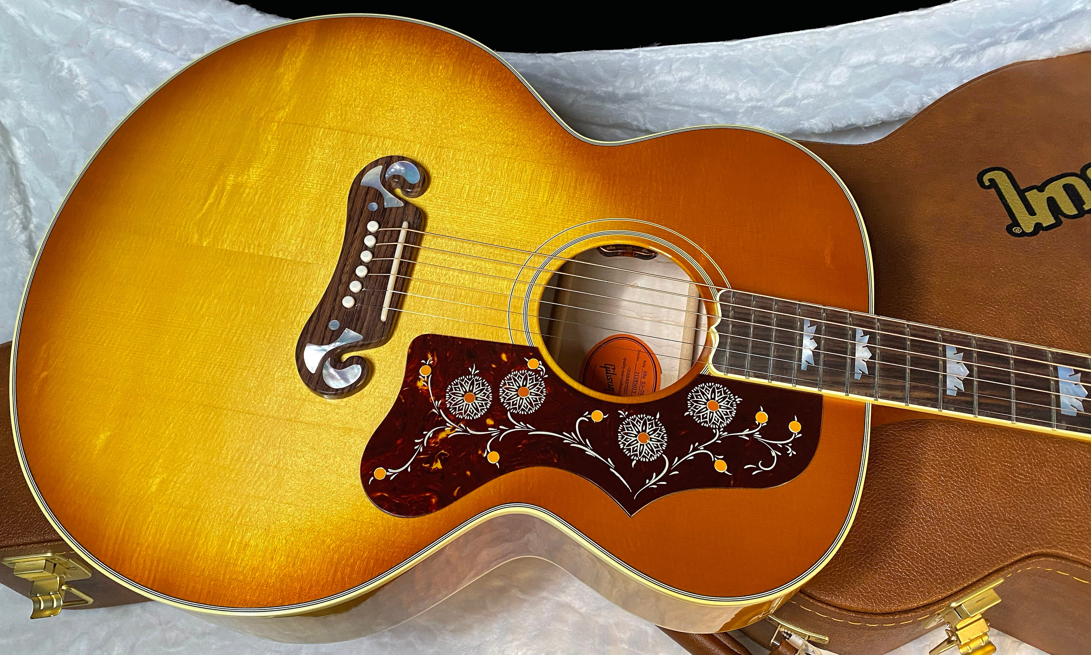 NEW! ! Gibson SJ-200 Original Acoustic Electric - Heritage Cherry Sunburst - Authorized Dealer - 5.4 lbs - G05443