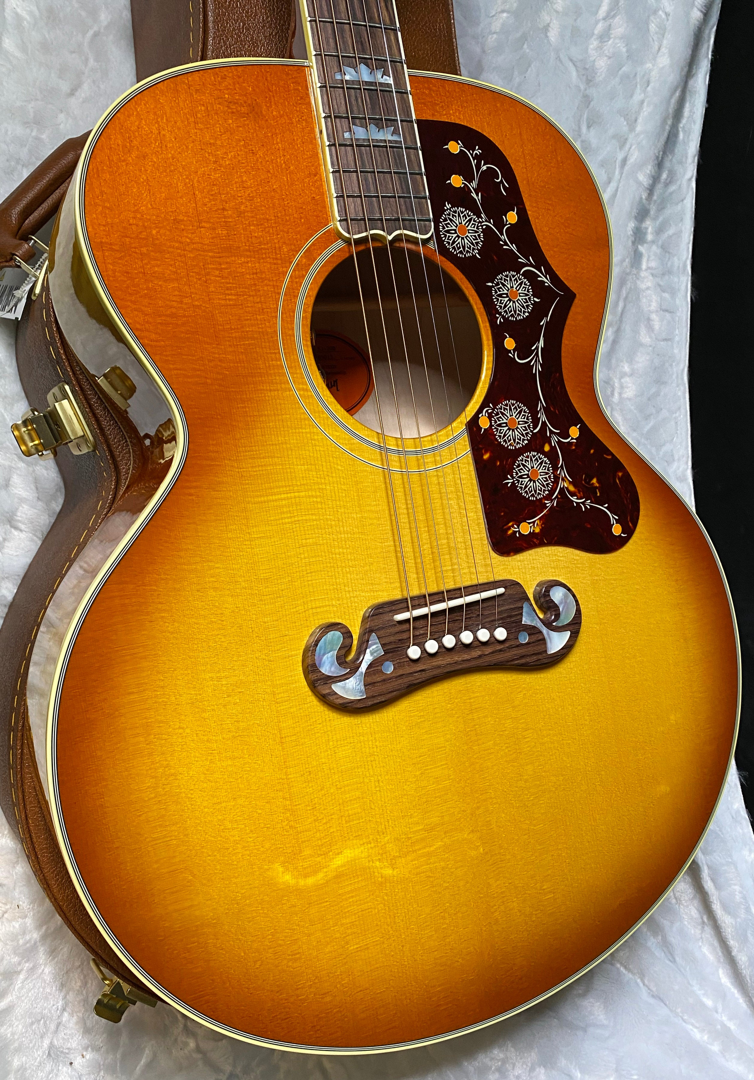 NEW! ! Gibson SJ-200 Original Acoustic Electric - Heritage Cherry Sunburst - Authorized Dealer - 5.4 lbs - G05443