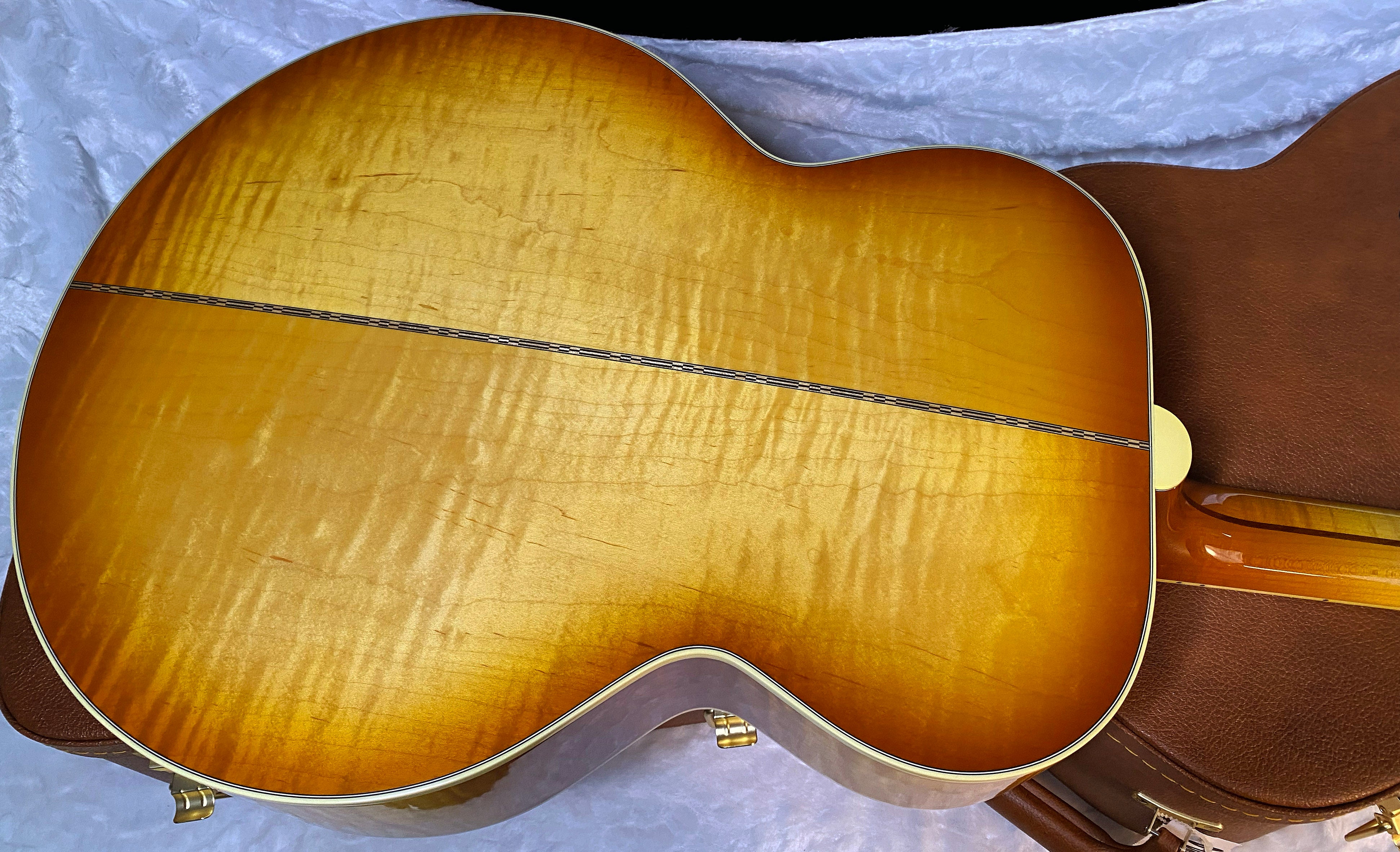 NEW! ! Gibson SJ-200 Original Acoustic Electric - Heritage Cherry Sunburst - Authorized Dealer - 5.4 lbs - G05443