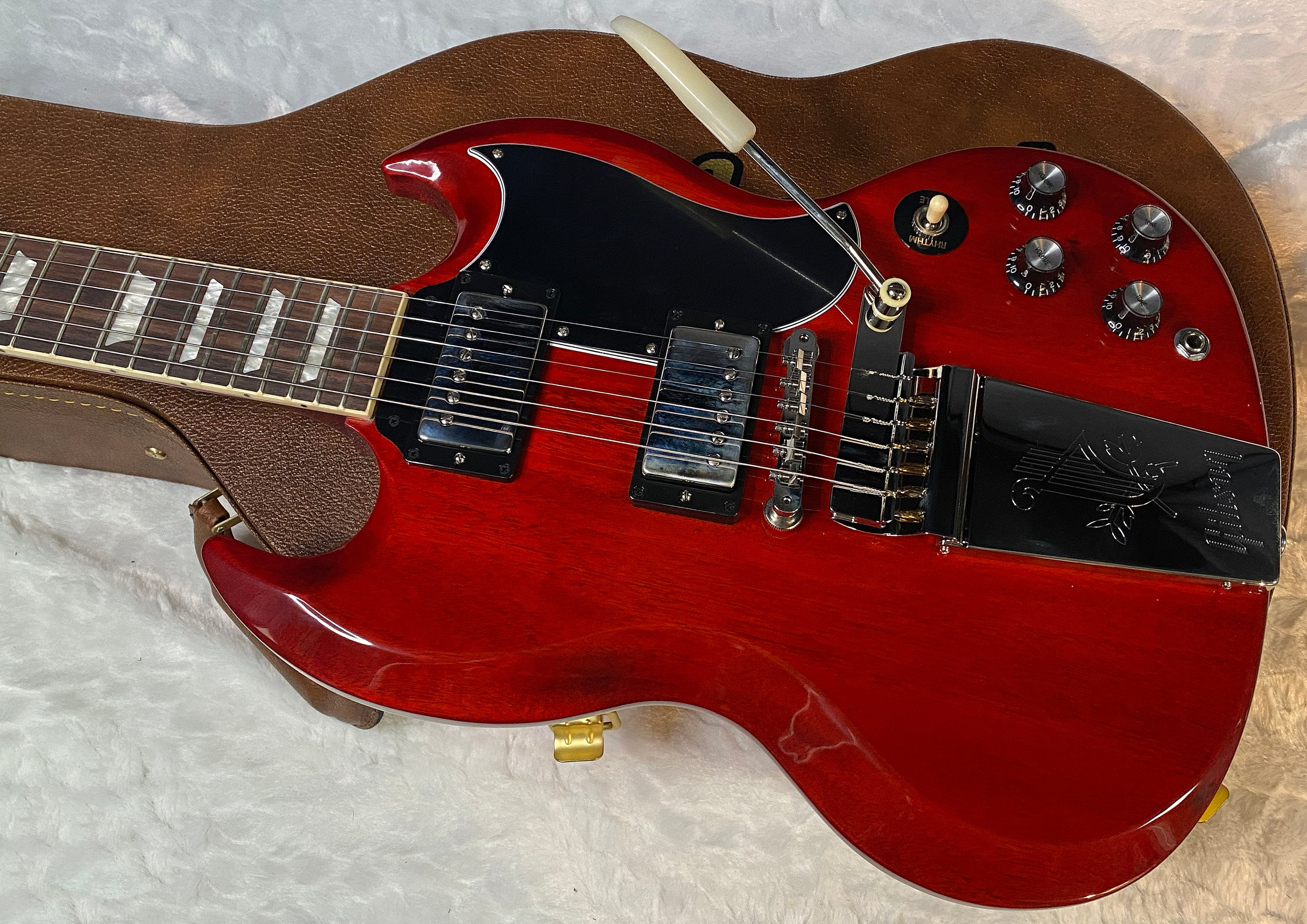 NEW! Gibson SG Standard '61 Maestro Vibrola Vintage Cherry - 7.3 lbs - Authorized Dealer! G06888