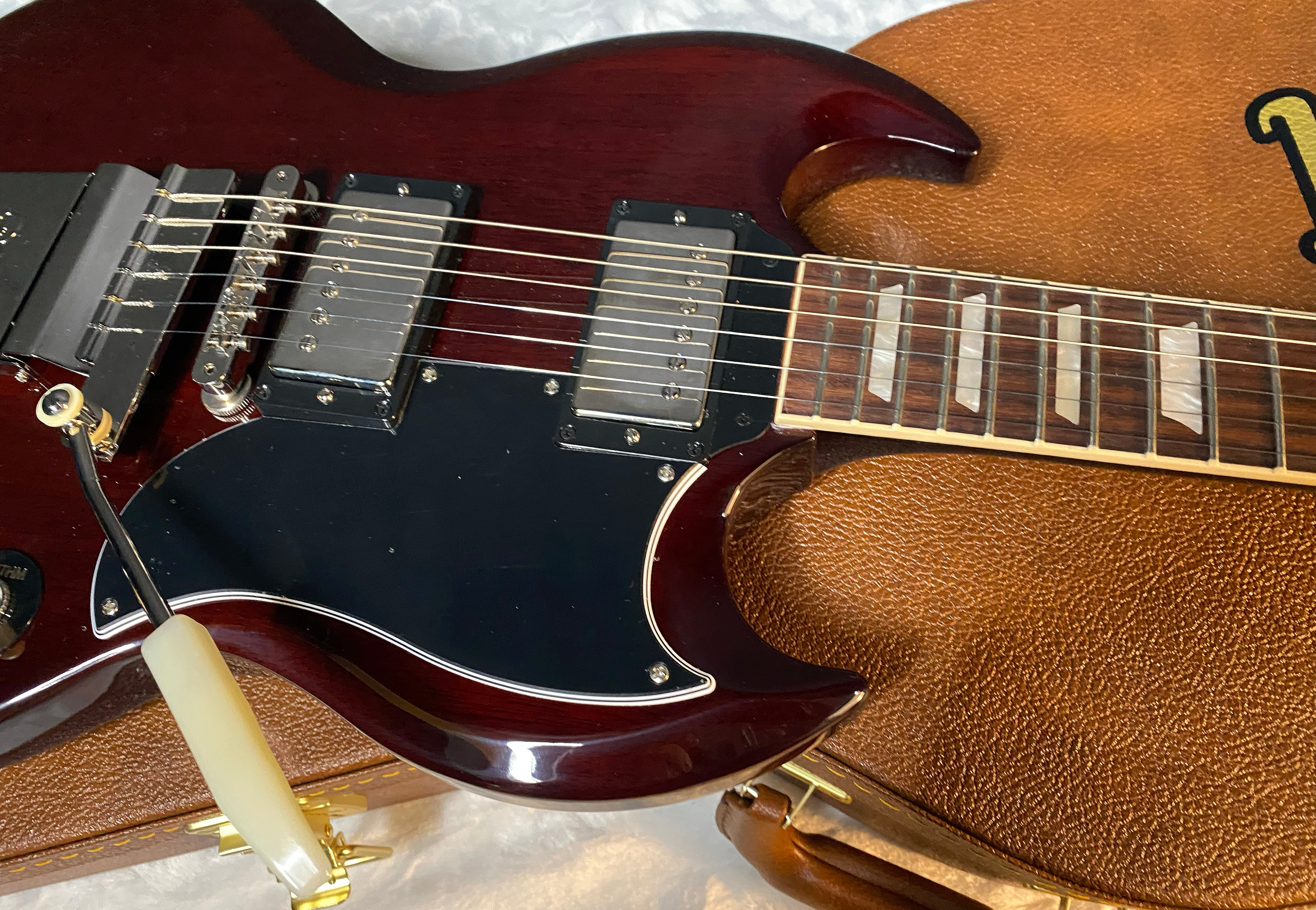 NEW ! Gibson LIMITED EDITION SG Standard '61 Maestro Vibrola T-Type Aged Cherry ANGUS YOUNG Inspired AC/DC - Authorized Dealer - 6.7lbs - G06109