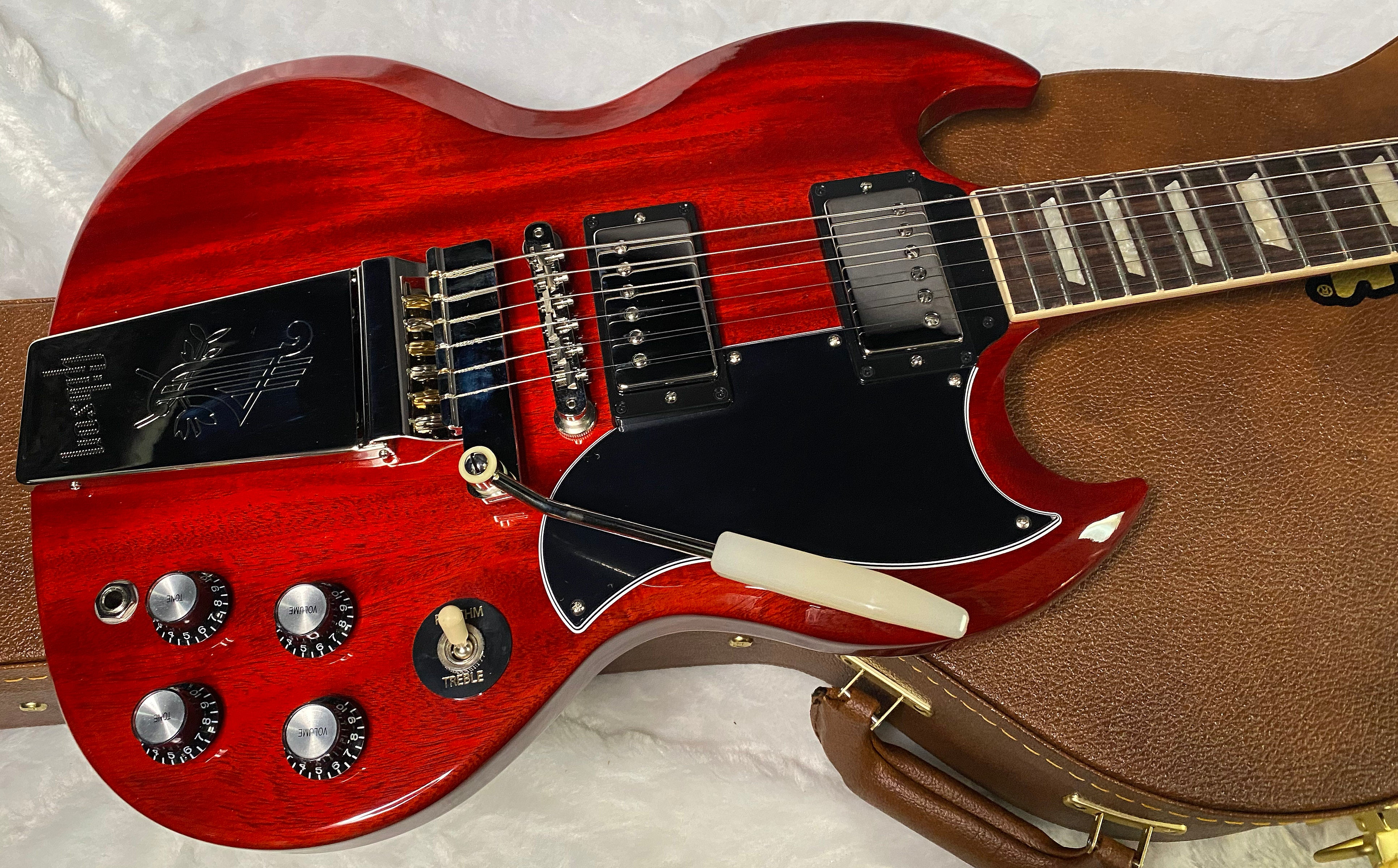 NEW! Gibson SG Standard '61 Maestro Vibrola Vintage Cherry - 7.85 lbs - Authorized Dealer! G06893
