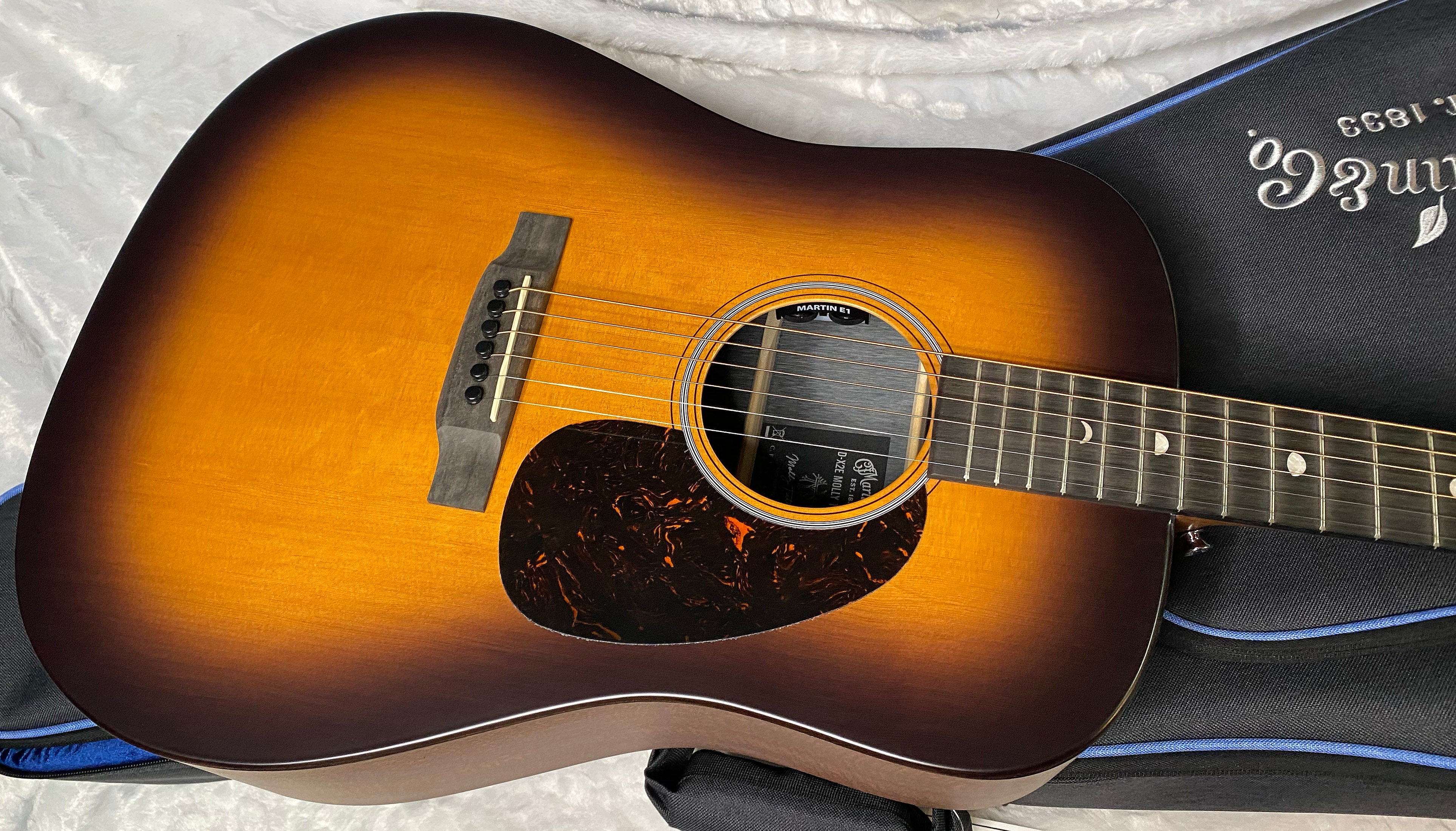 NEW! Martin D-X2E Molly Tuttle Acoustic-electric Guitar - Vintage Sunburst - Authorized Dealer - G06923