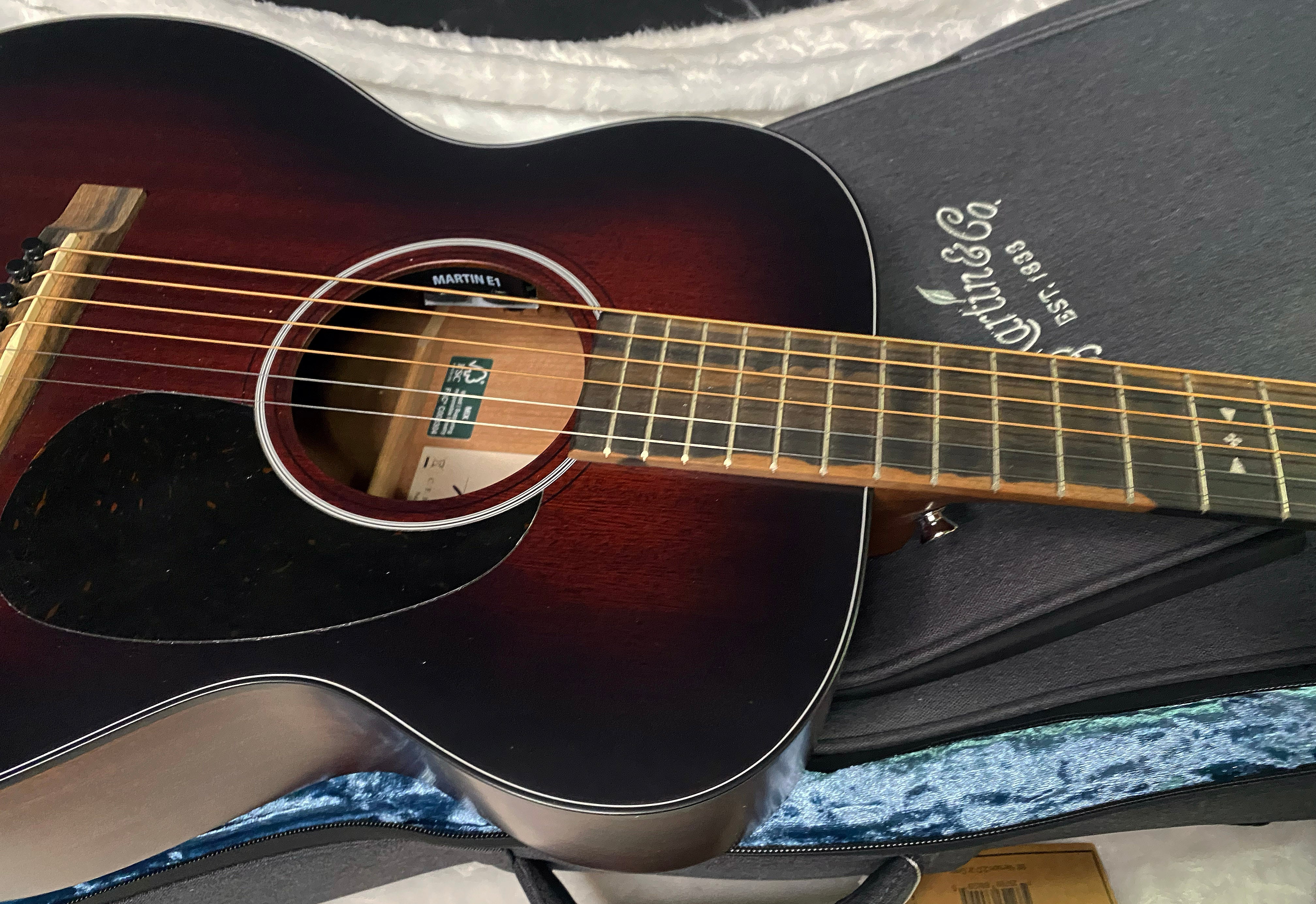 NEW! Martin 000 Jr E Jeff Tweedy Acoustic Guitar - Tweedy Burst - 4.25 lbs - Authorized Dealer - G06926
