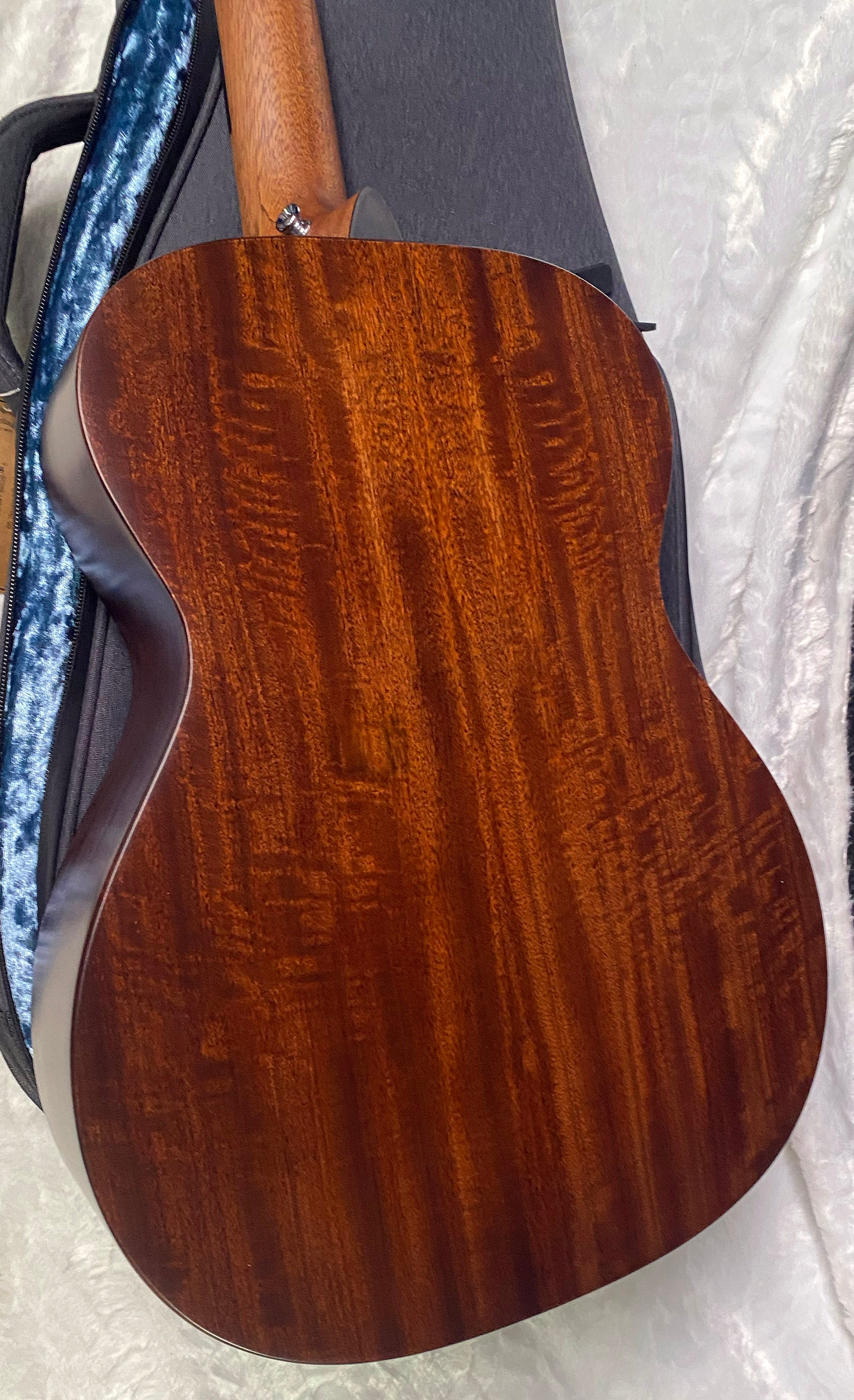 NEW! Martin 000 Jr E Jeff Tweedy Acoustic Guitar - Tweedy Burst - 4.25 lbs - Authorized Dealer - G06926