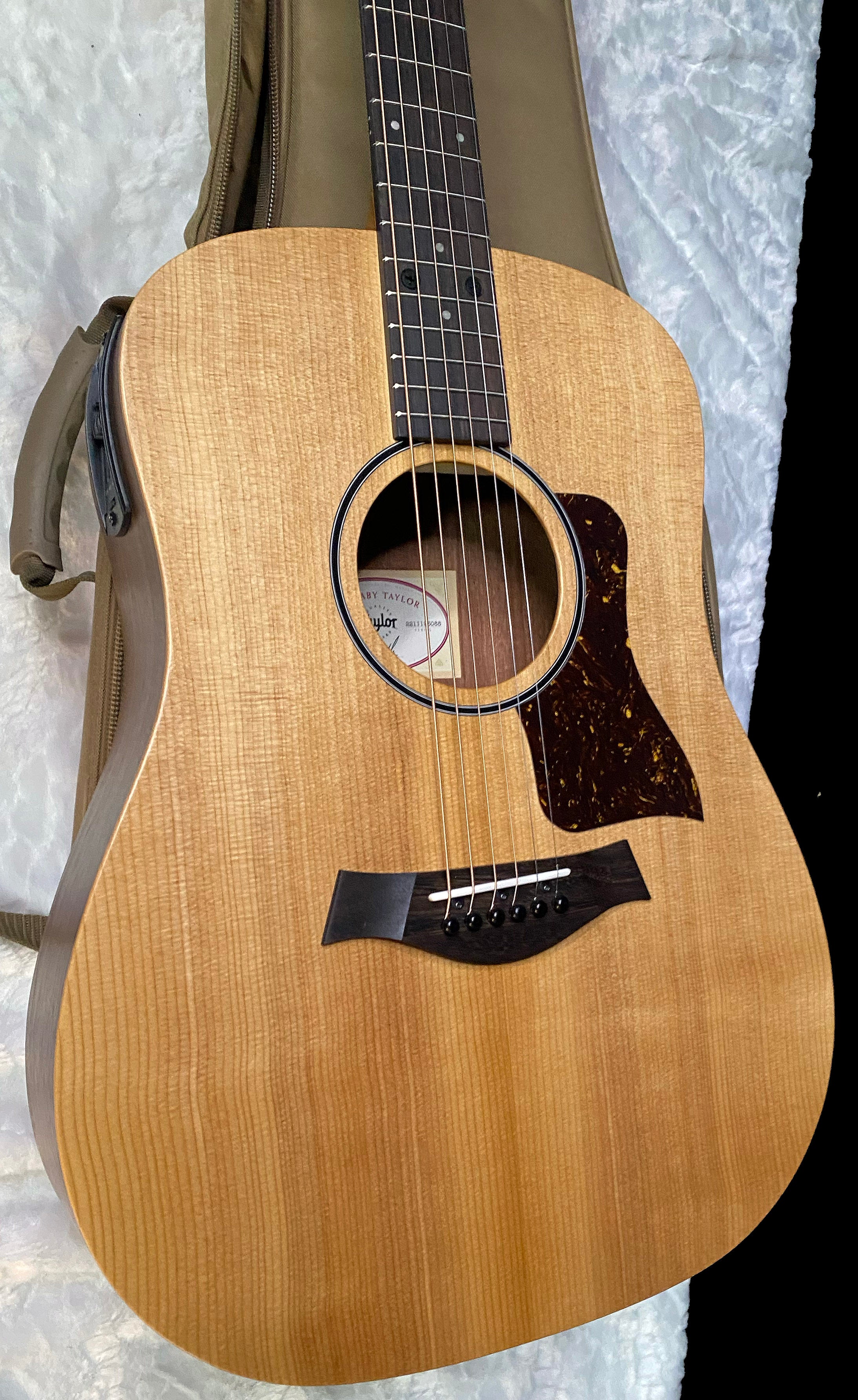 NEW! Taylor Big Baby Taylor BBTe Acoustic-electric Guitar - Natural Sitka Spruce - 4lbs - Authorized Dealer - G06202