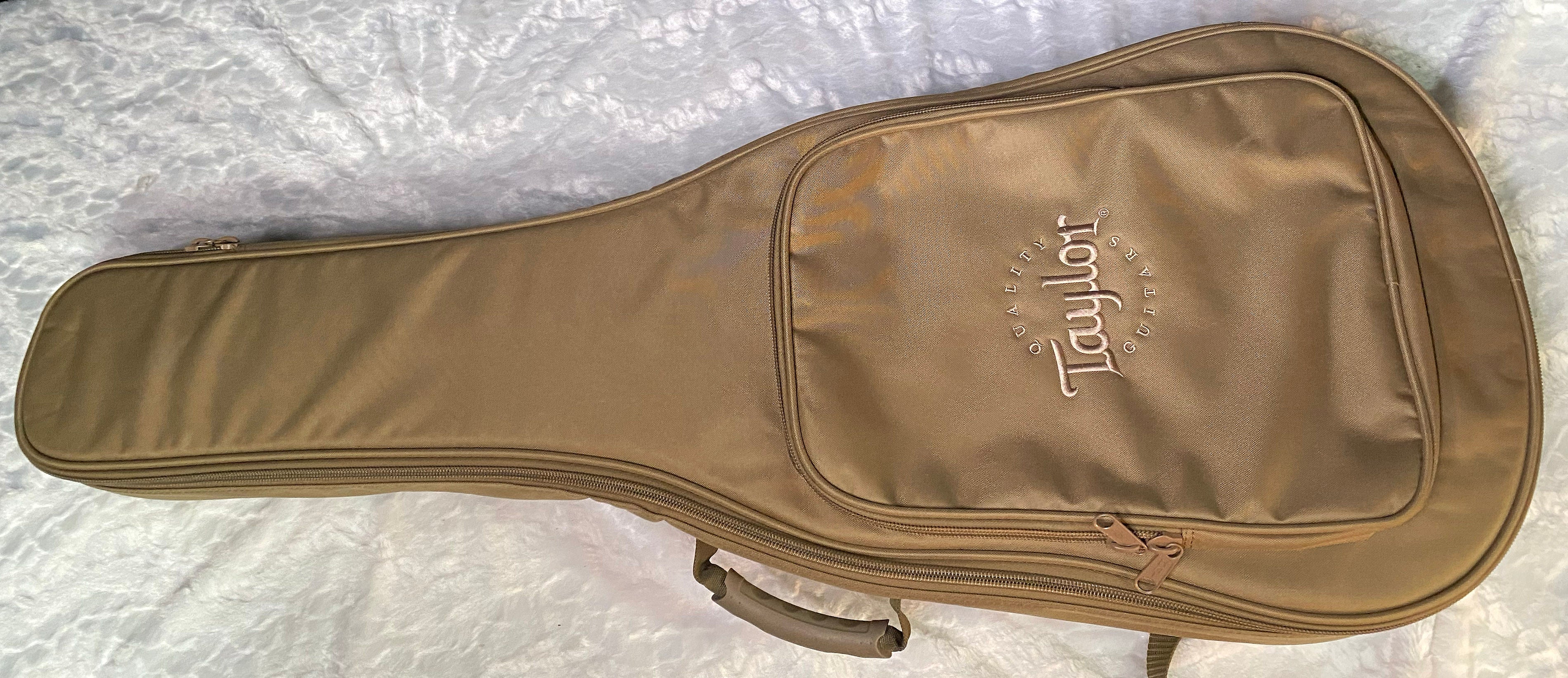 NEW! Taylor Big Baby Taylor BBTe Acoustic-electric Guitar - Natural Sitka Spruce - 4lbs - Authorized Dealer - G06202