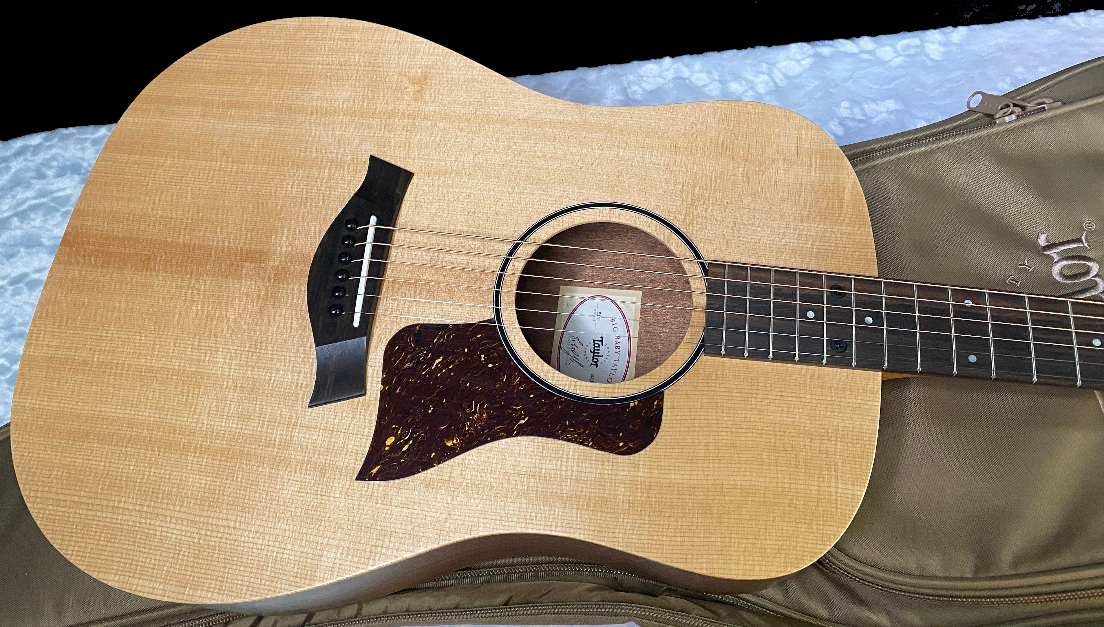 NEW! Taylor Big Baby Taylor BBT - Natural - 3.75lbs - Authorized Dealer - G06206